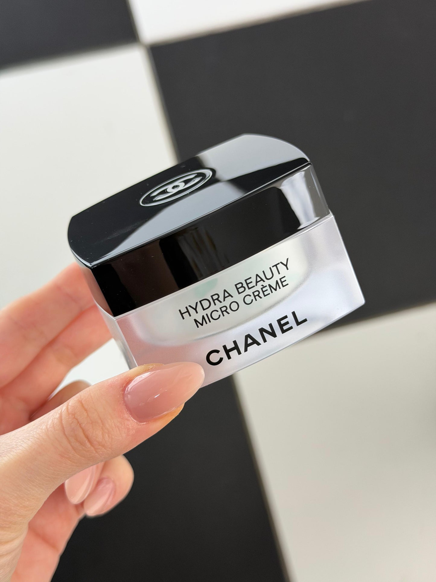 CHANEL Hydra Beauty Micro Crème
Fortifying Replenishing Hydration