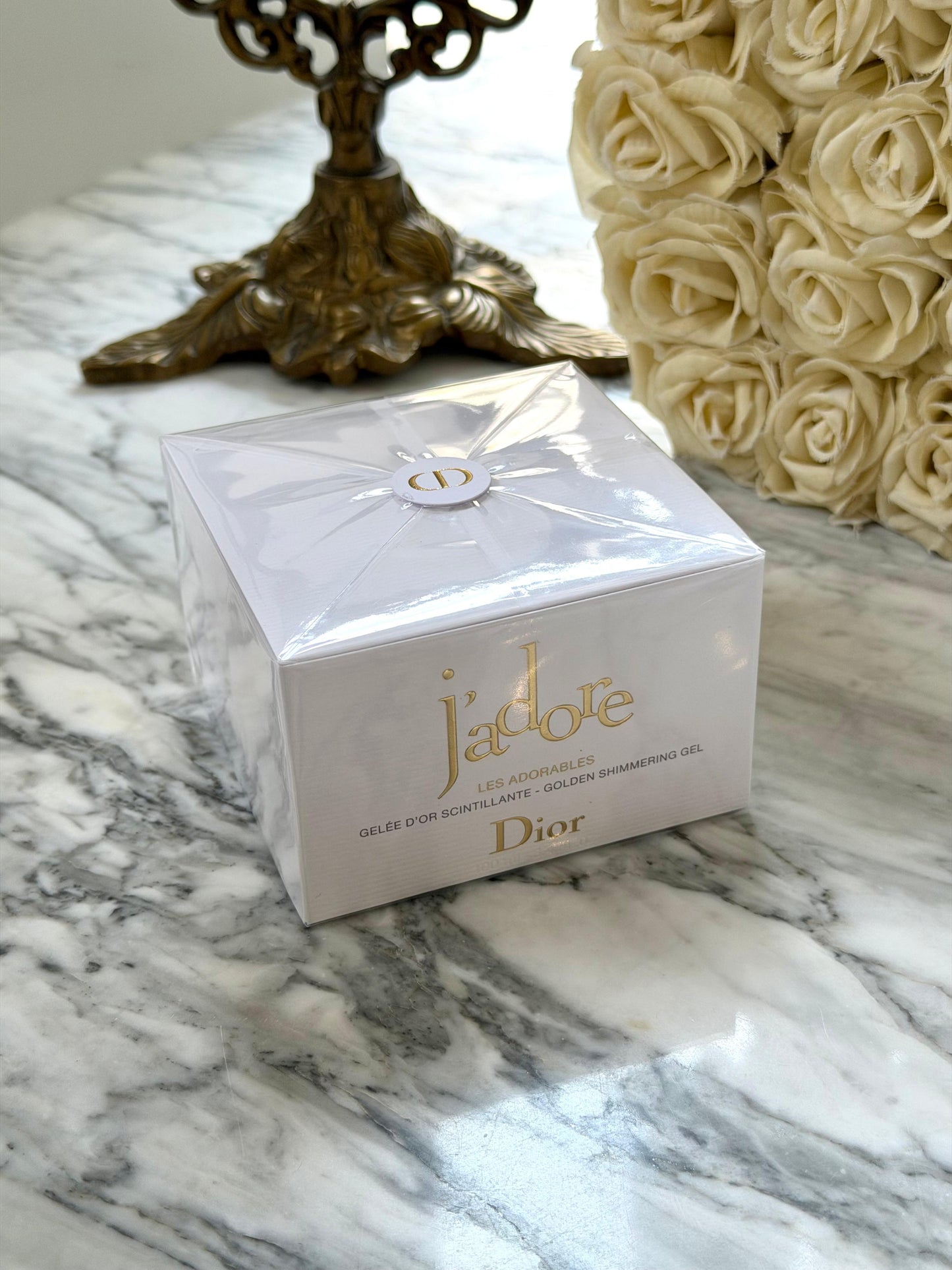 DIOR J’Adore Les Adorables
Scented Shimmering Body Golden Gel