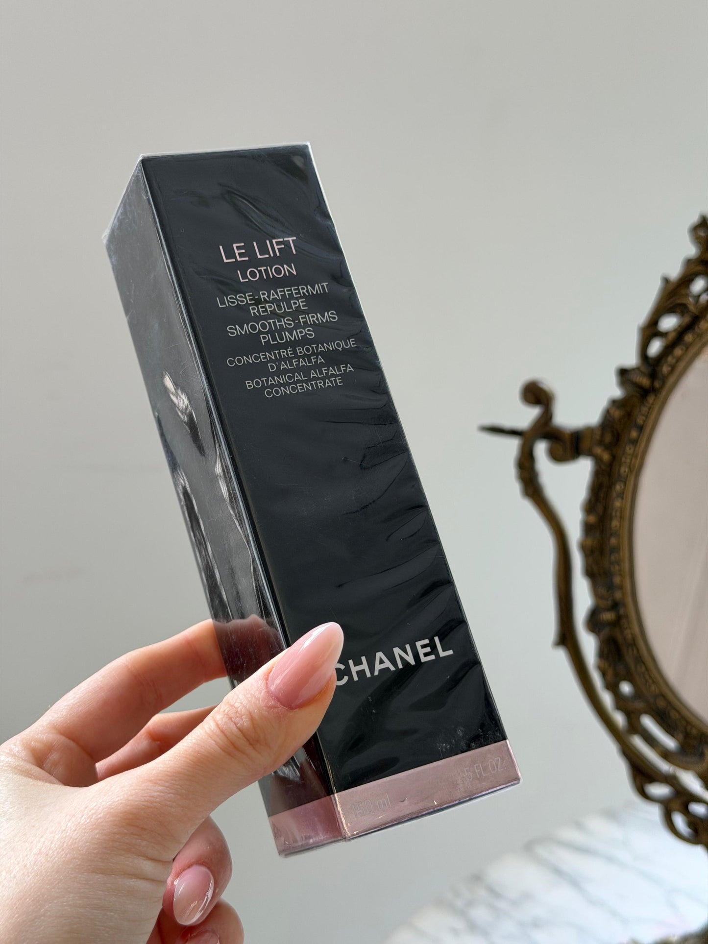 CHANEL Le Lift Lotion
Smooths – Firms– Plumps