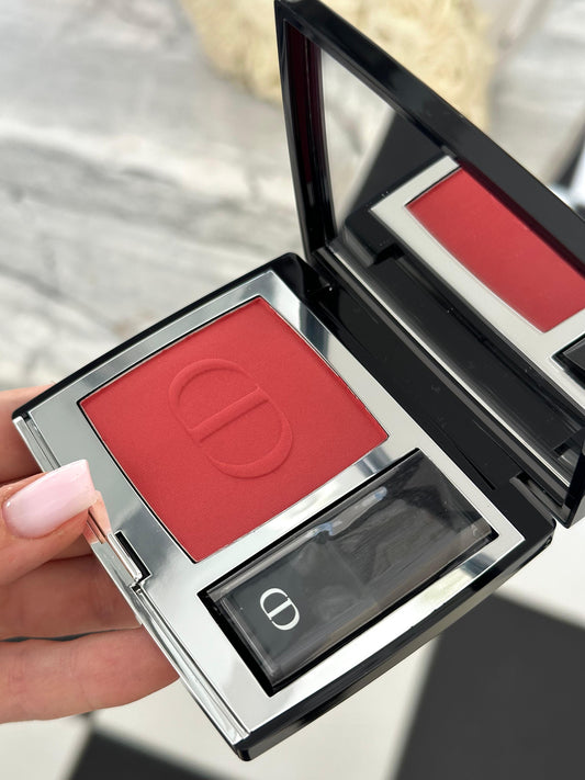 DIOR Rouge Blush Satin
Couture Colour Makeup - Long Wear (999)