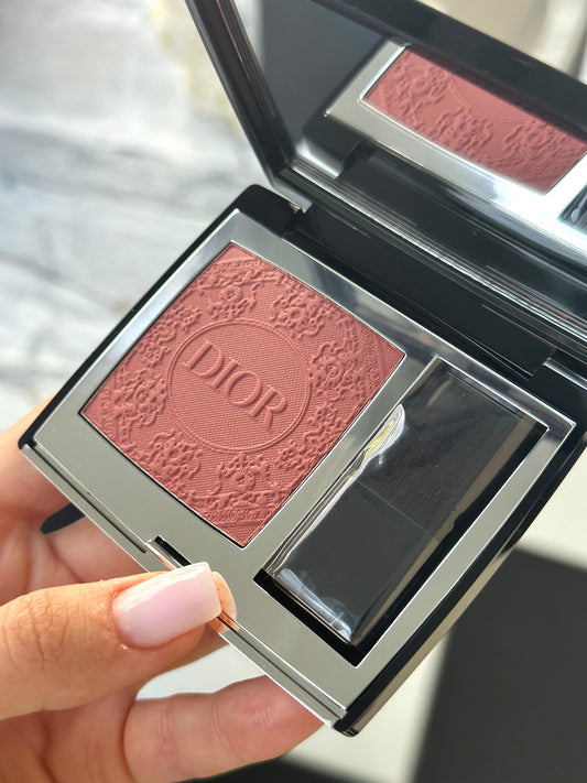 DIOR Rouge Blush Satin
Couture Colour Makeup - Long Wear (621)