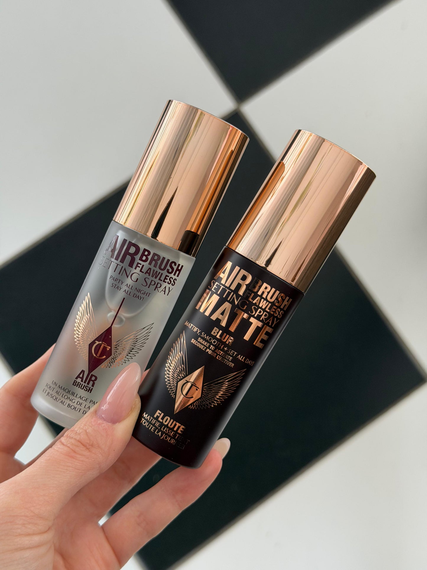 CHARLOTTE TILBURY
Airbrush Flawless Matte Blurring & Waterproof Setting Spray