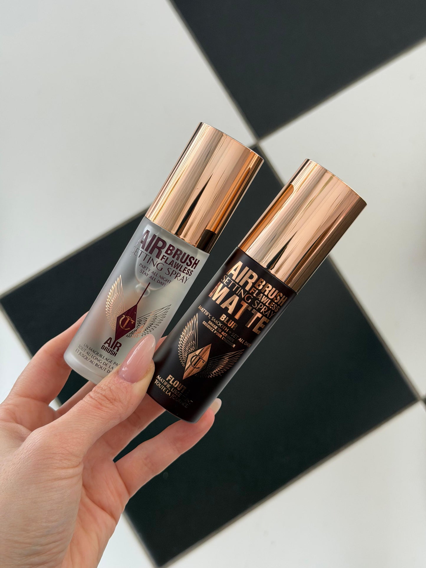 CHARLOTTE TILBURY
Airbrush Flawless Matte Blurring & Waterproof Setting Spray