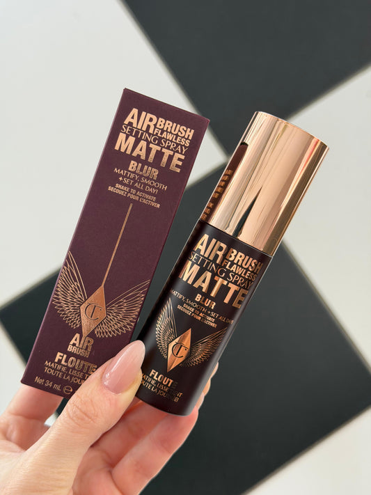 CHARLOTTE TILBURY
Airbrush Flawless Matte Blurring & Waterproof Setting Spray