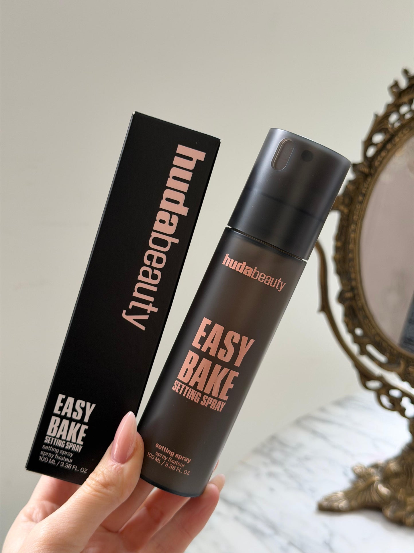 HUDA BEAUTY Easy Bake Setting Spray 16H Wear