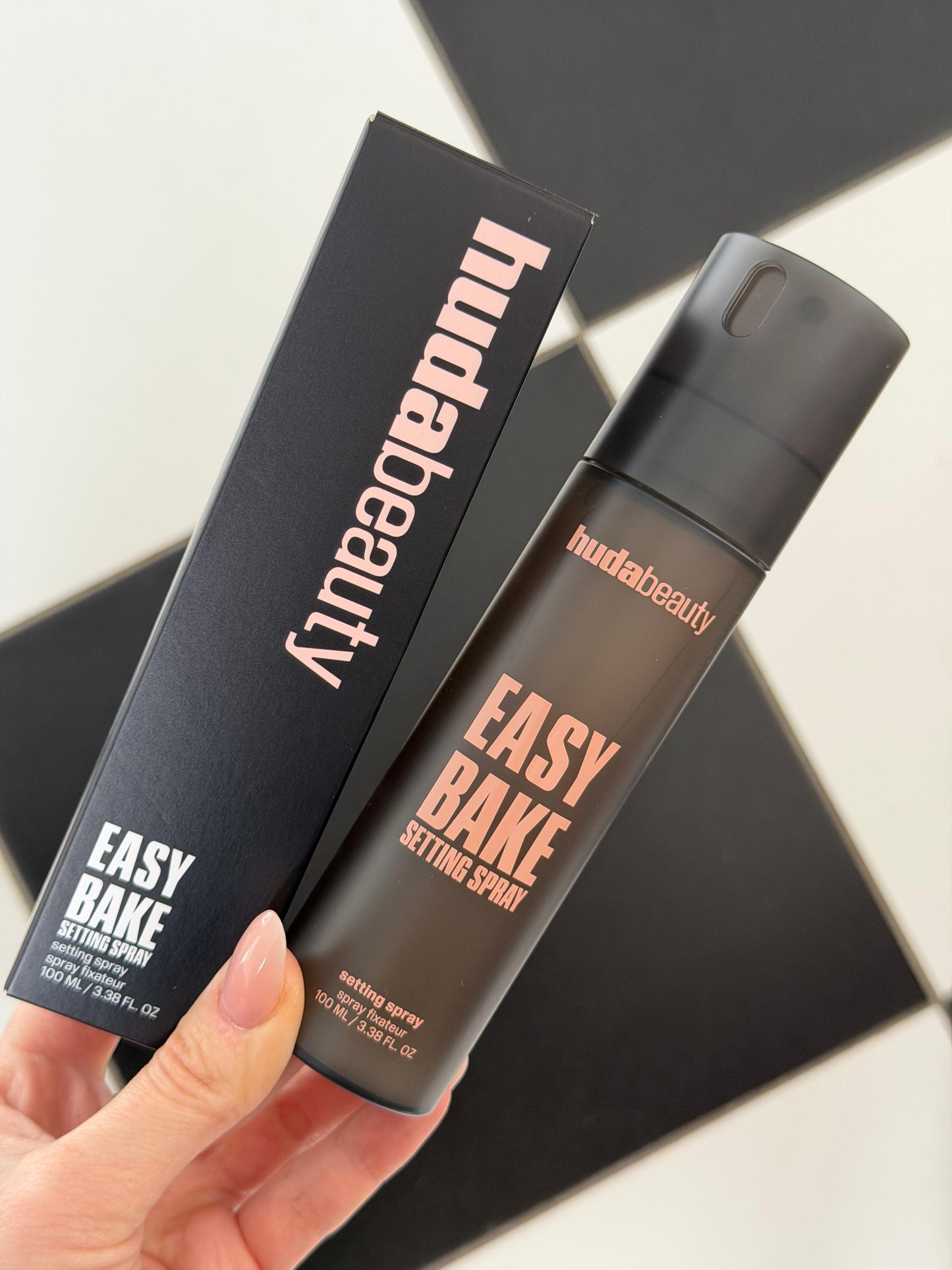 HUDA BEAUTY Easy Bake Setting Spray 16H Wear