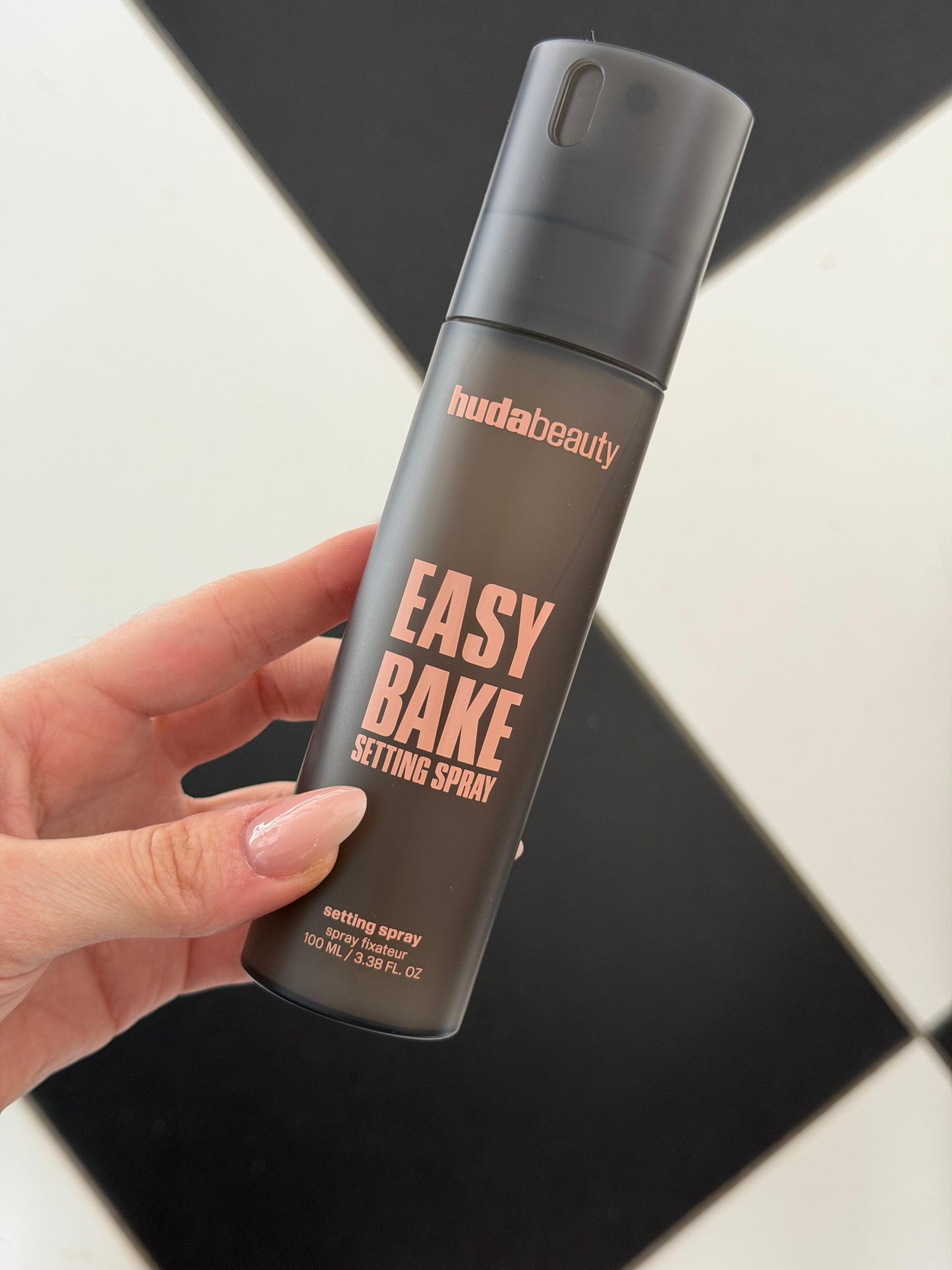 HUDA BEAUTY Easy Bake Setting Spray 16H Wear