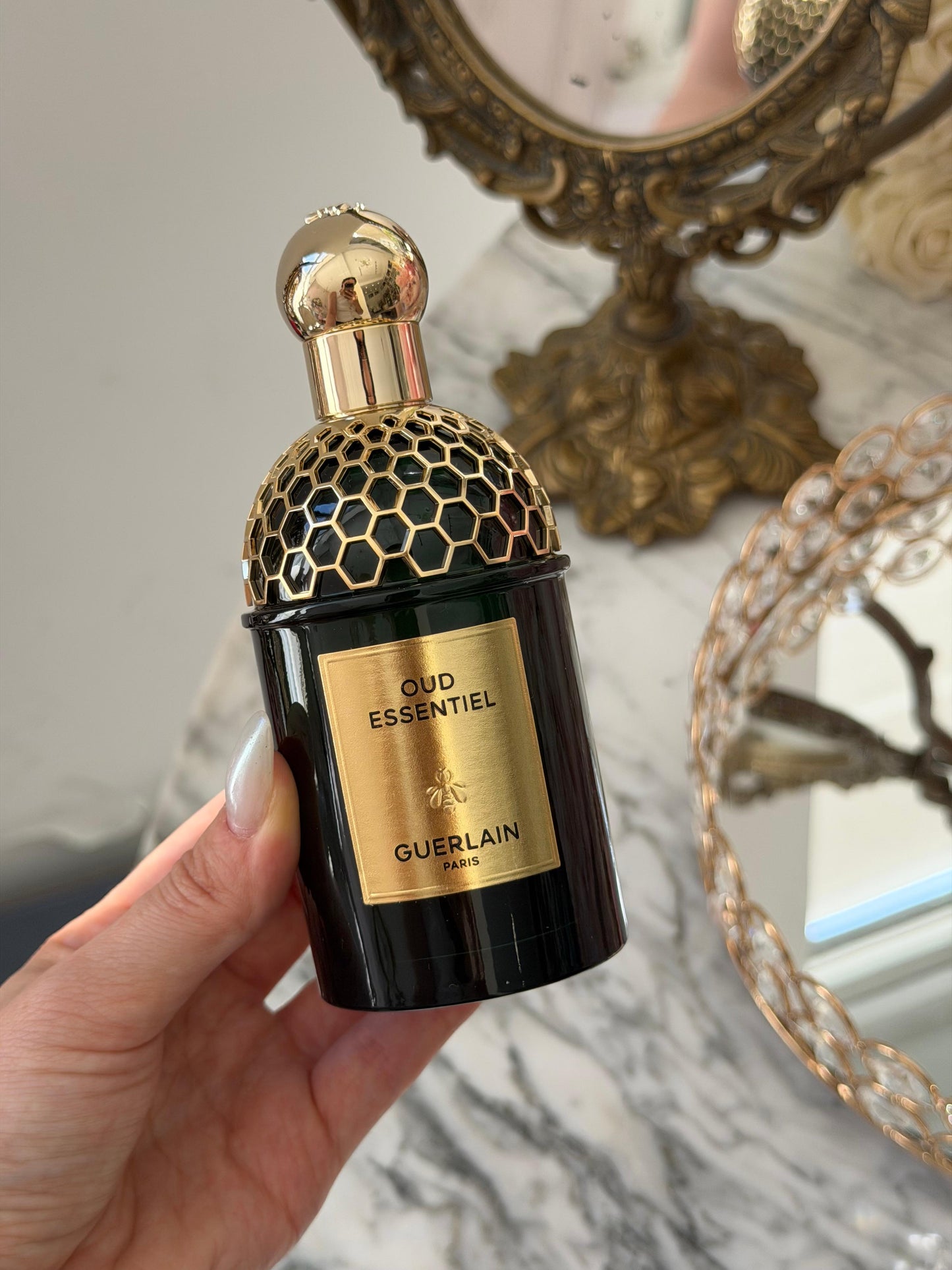 GUERLAIN Absolus Allegoria Oud Essentiel - Eau De Parfum
A Stirring Oud with Sensual Accents