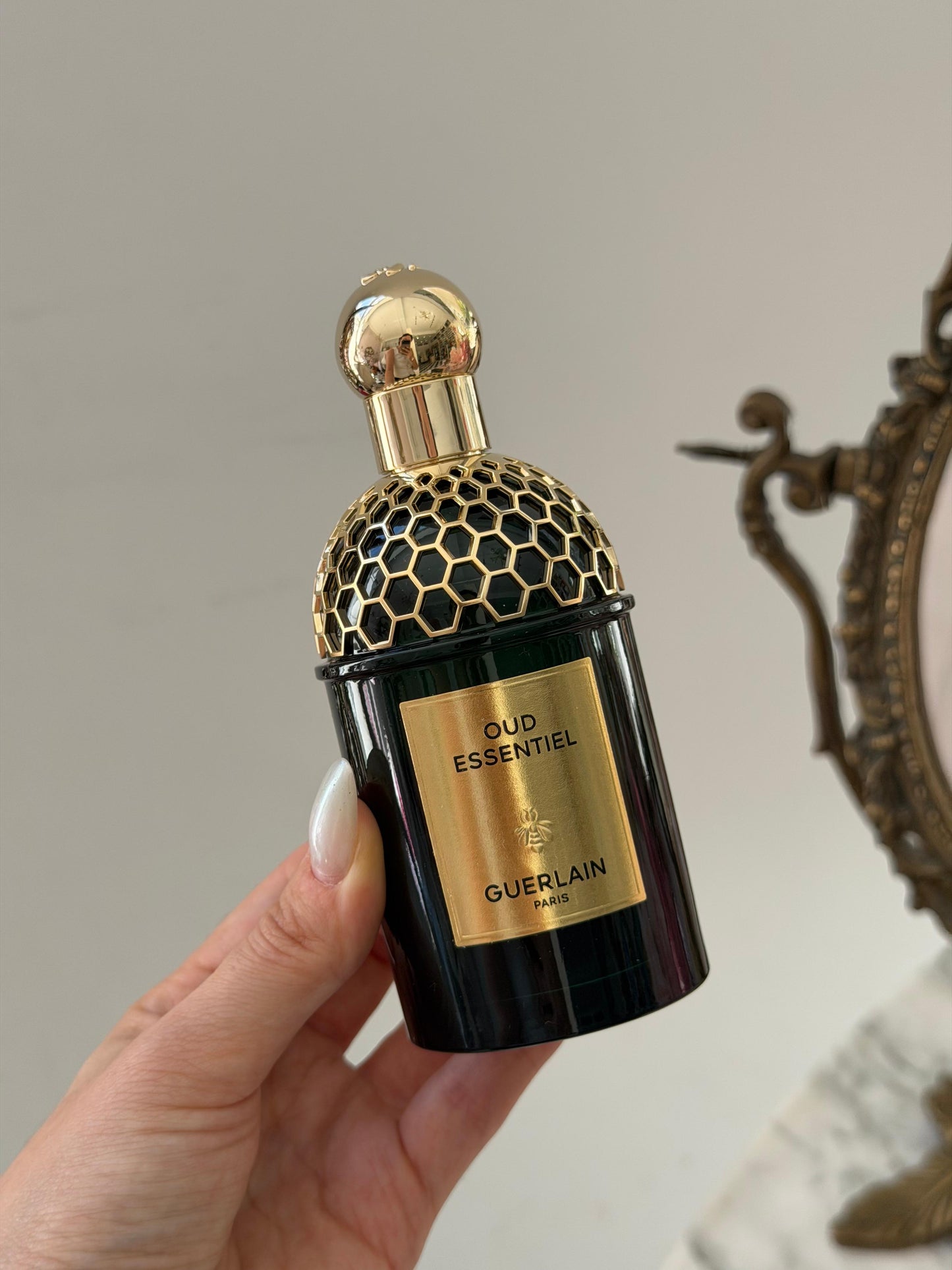 GUERLAIN Absolus Allegoria Oud Essentiel - Eau De Parfum
A Stirring Oud with Sensual Accents