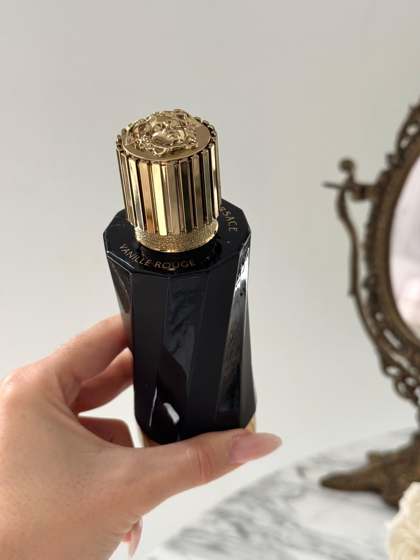 VERSACE ATELIER Vanille Rouge Eau De Parfum