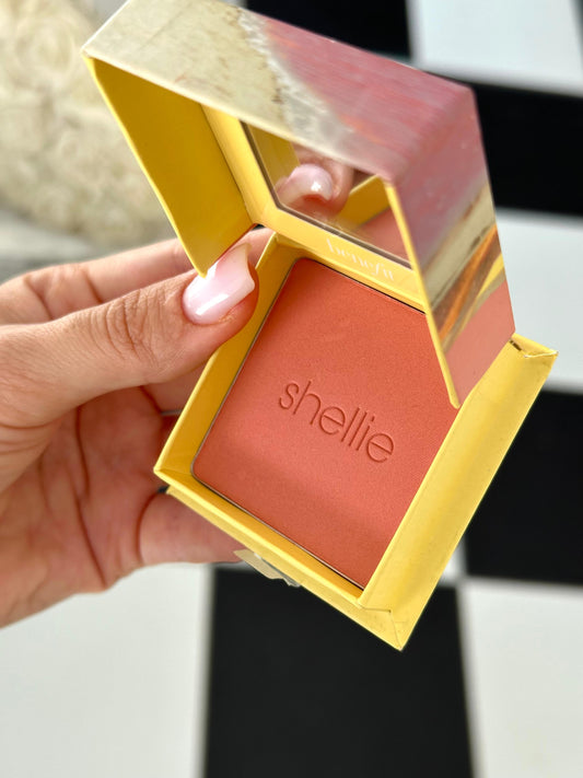 BENEFIT Shellie
Warm Seashell-Pink Blush