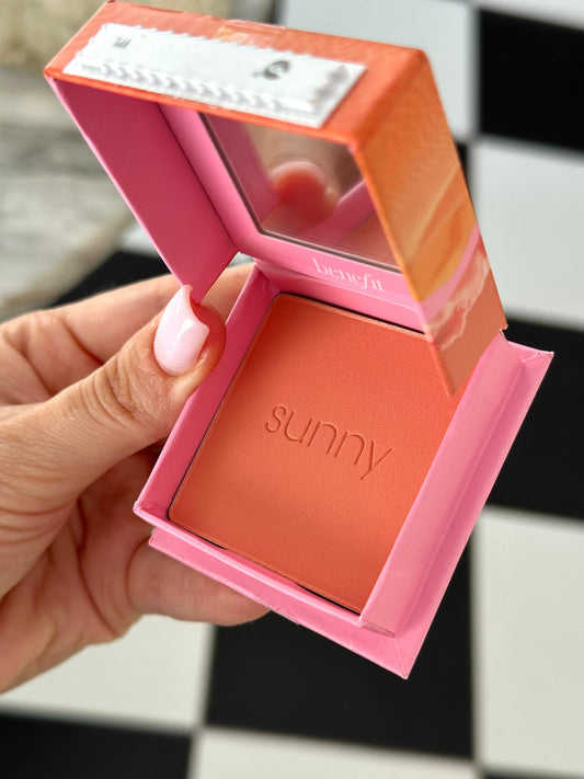 BENEFIT Sunny
Warm Coral Blush