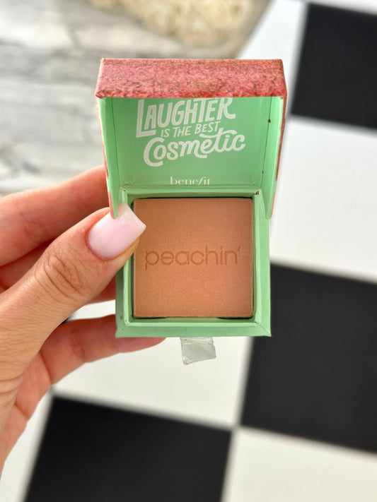 BENEFIT Peachin'
Golden Peach Blush Mini