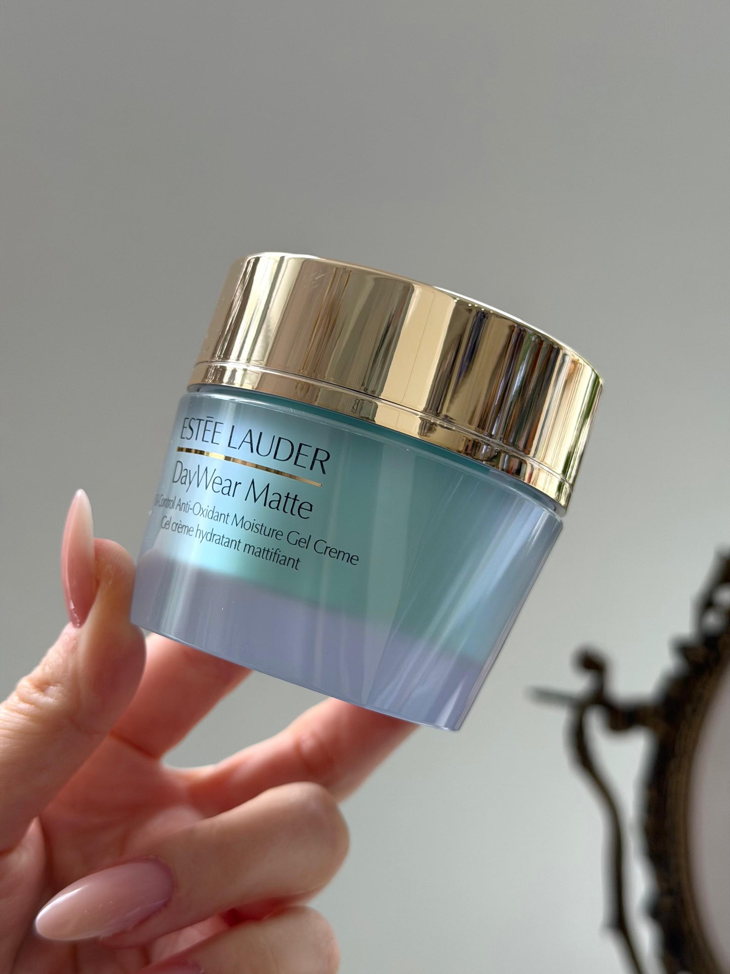 ESTÉE LAUDER DayWear Matte Moisturizer
Oil-Control Anti-Oxidant Hydratation Moisture Gel Creme - Oily Skin