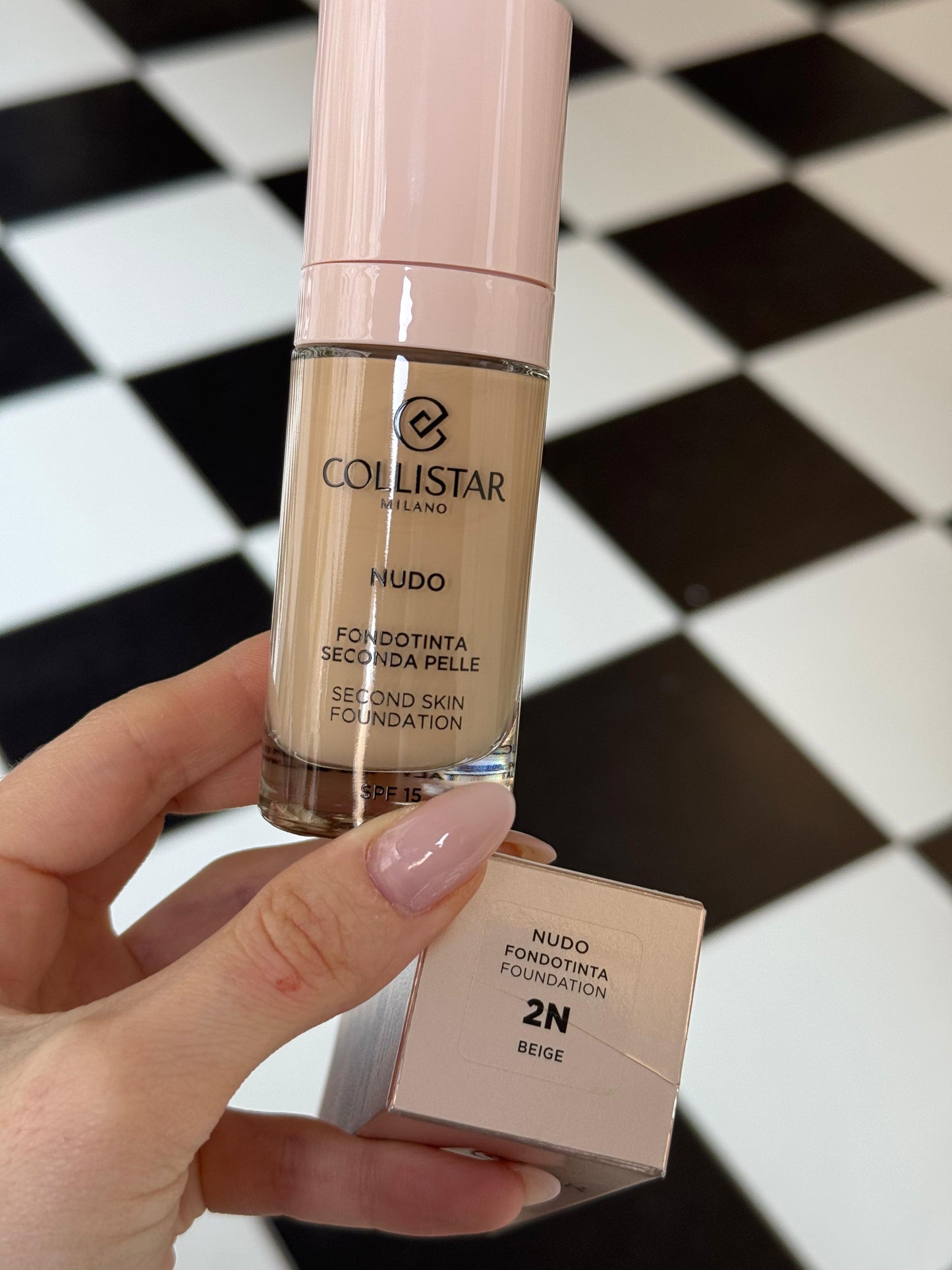 COLLISTAR
Nudo (2N) Second Skin Foundation
Water Resistant - SPF15