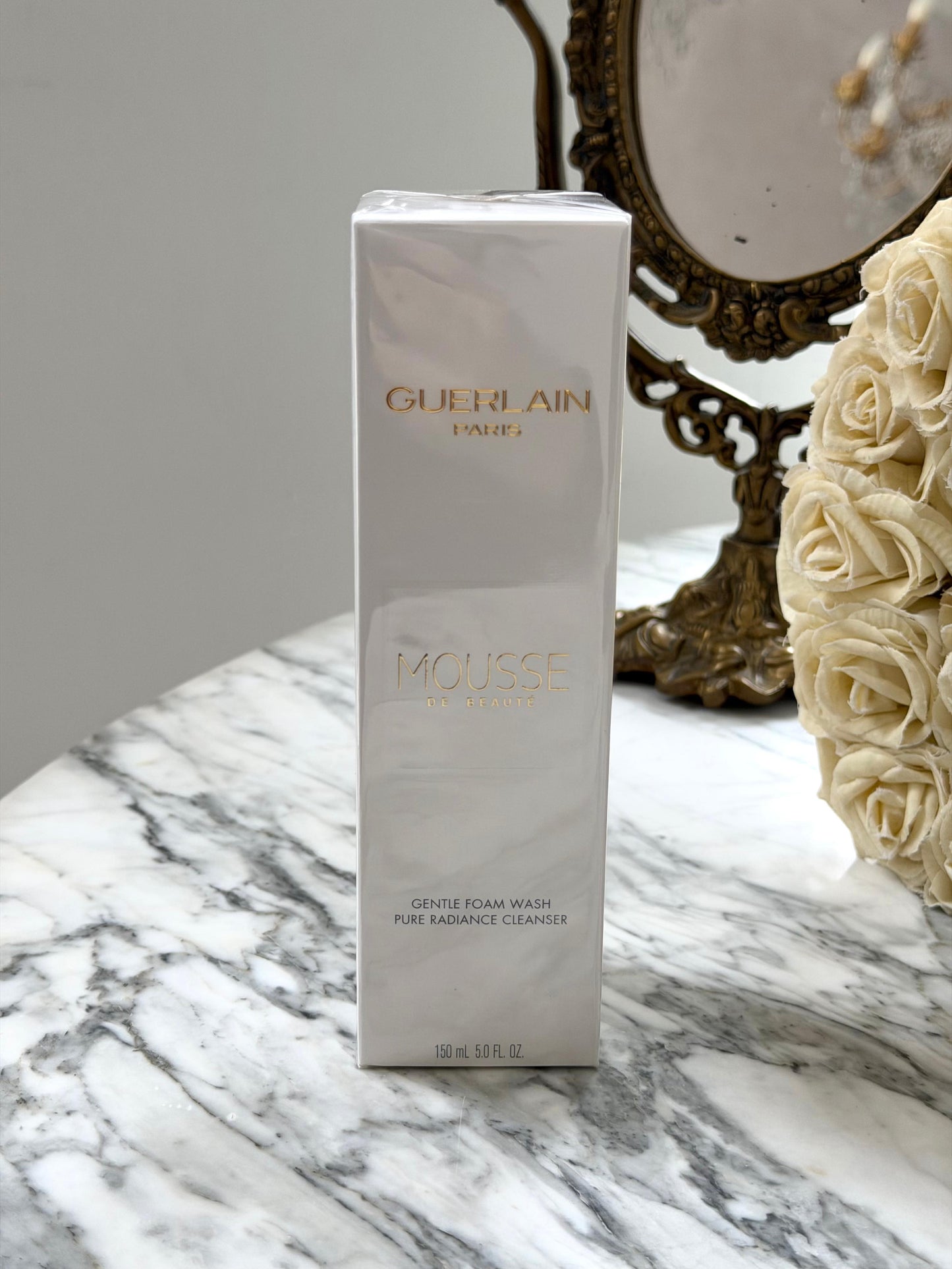 GUERLAIN Mousse De Beauté
Cleansing Foam
Purifies And Illuminates