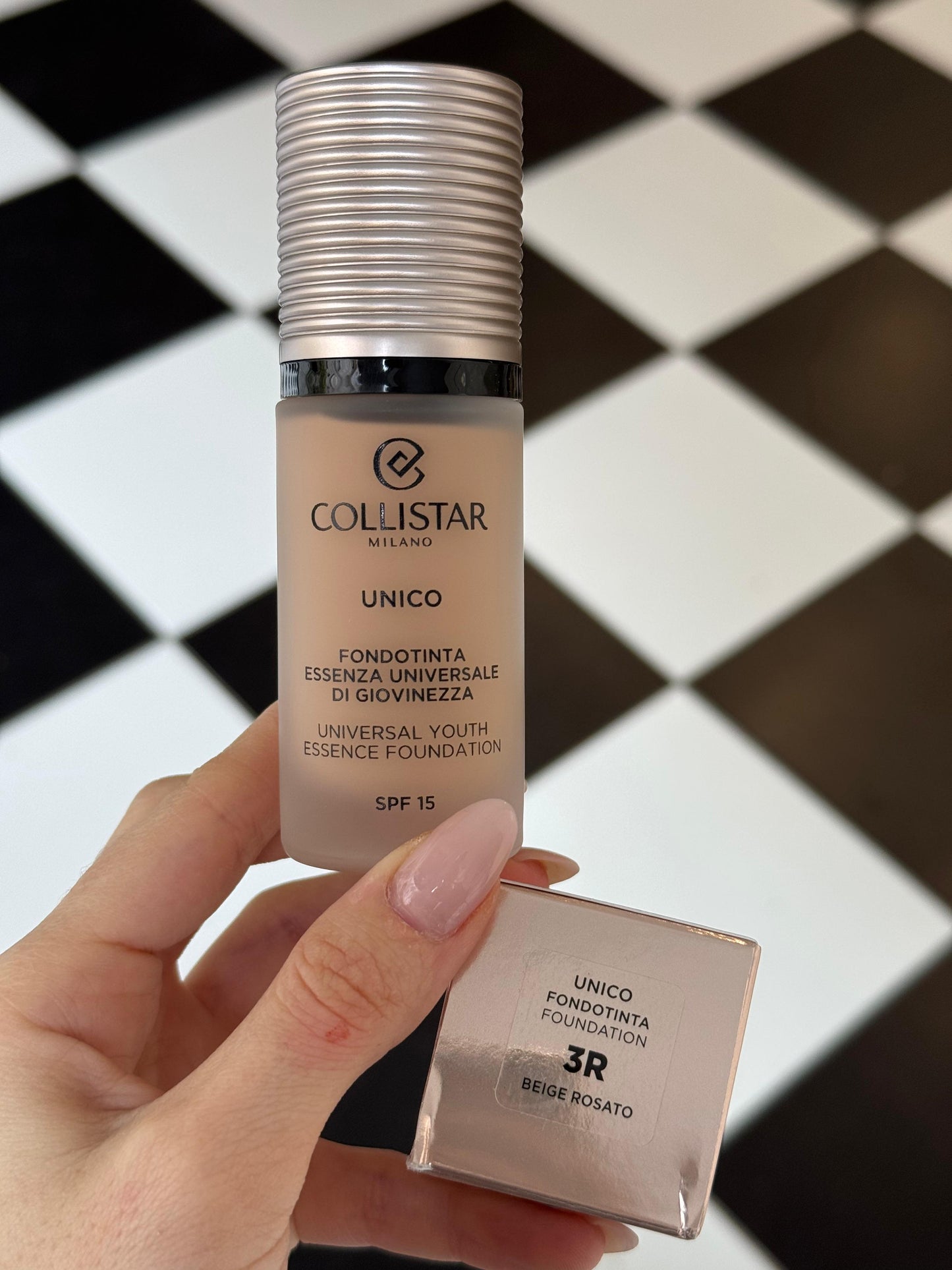 COLLISTAR
Unico Foundation (3R)
Universal Youth Essence SPF15