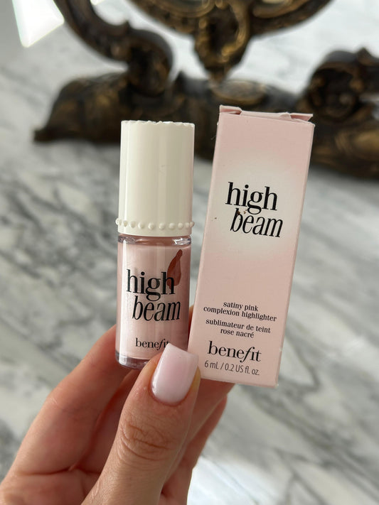 BENEFIT High Beam
Satiny Pink Complexion Highlighter