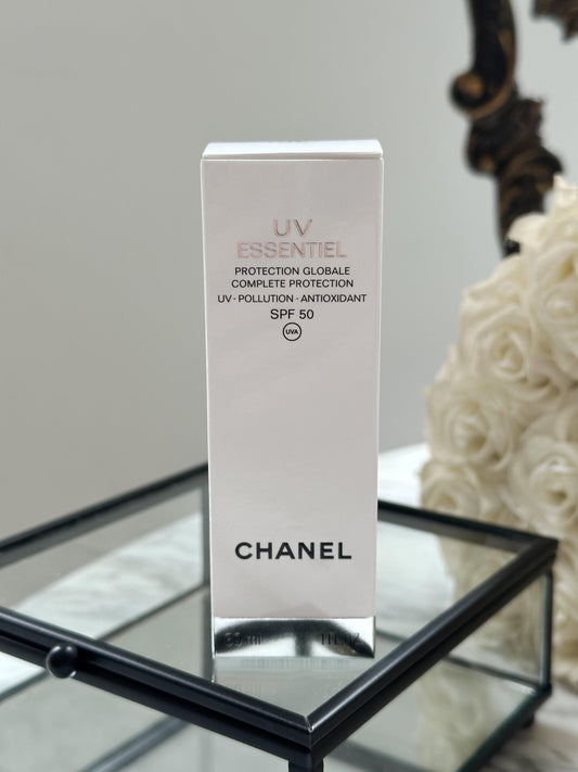CHANEL UV Essentiel
Complete UV Protection Sunscreen
Antioxidant – Anti-Pollution
Broad-Spectrum SPF50