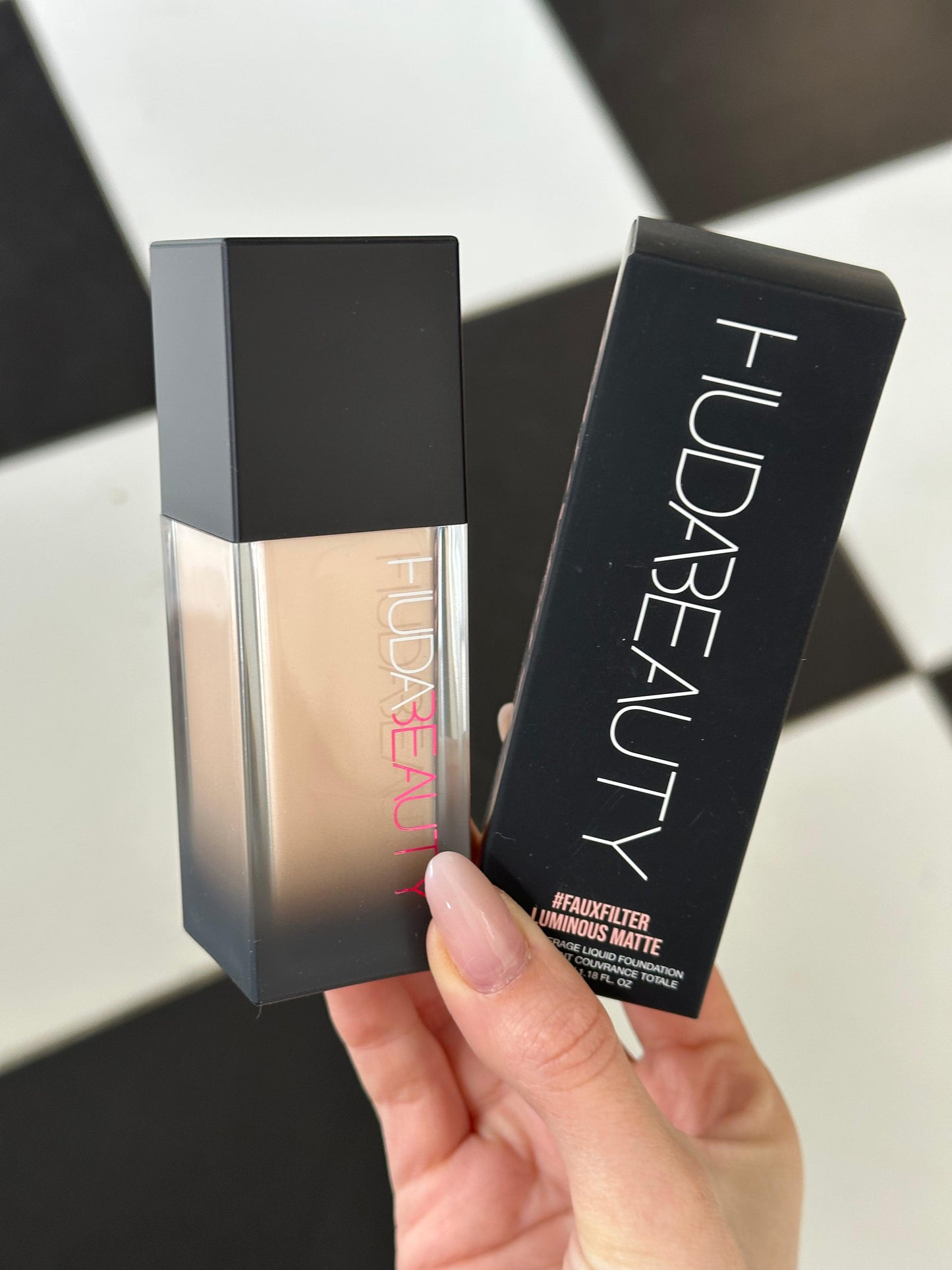 HUDA BEAUTY #FauxFilter Luminous Matte Full Coverege Foundation (110N)