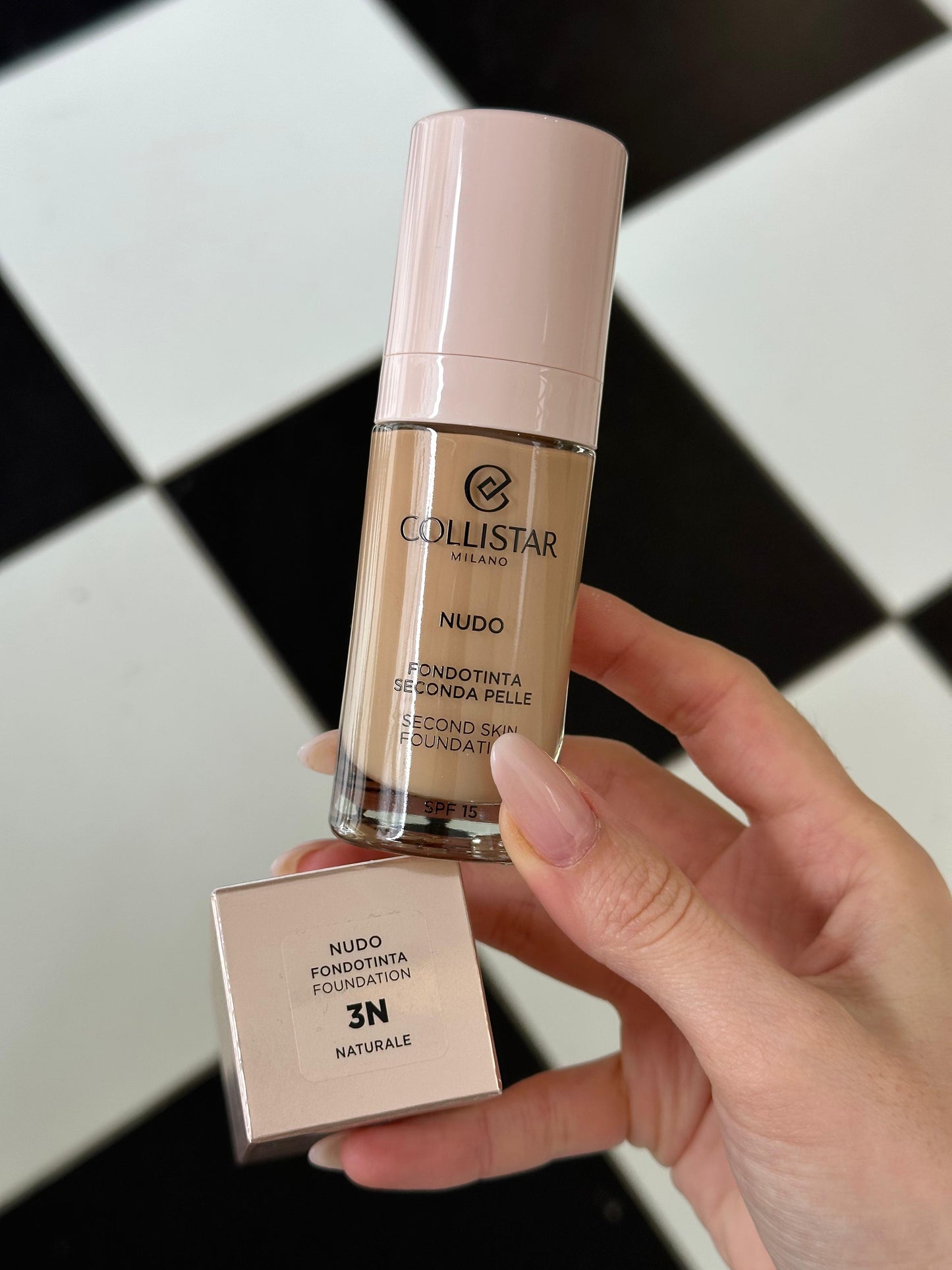 COLLISTAR
Nudo (3N) Second Skin Foundation
Water Resistant - SPF15