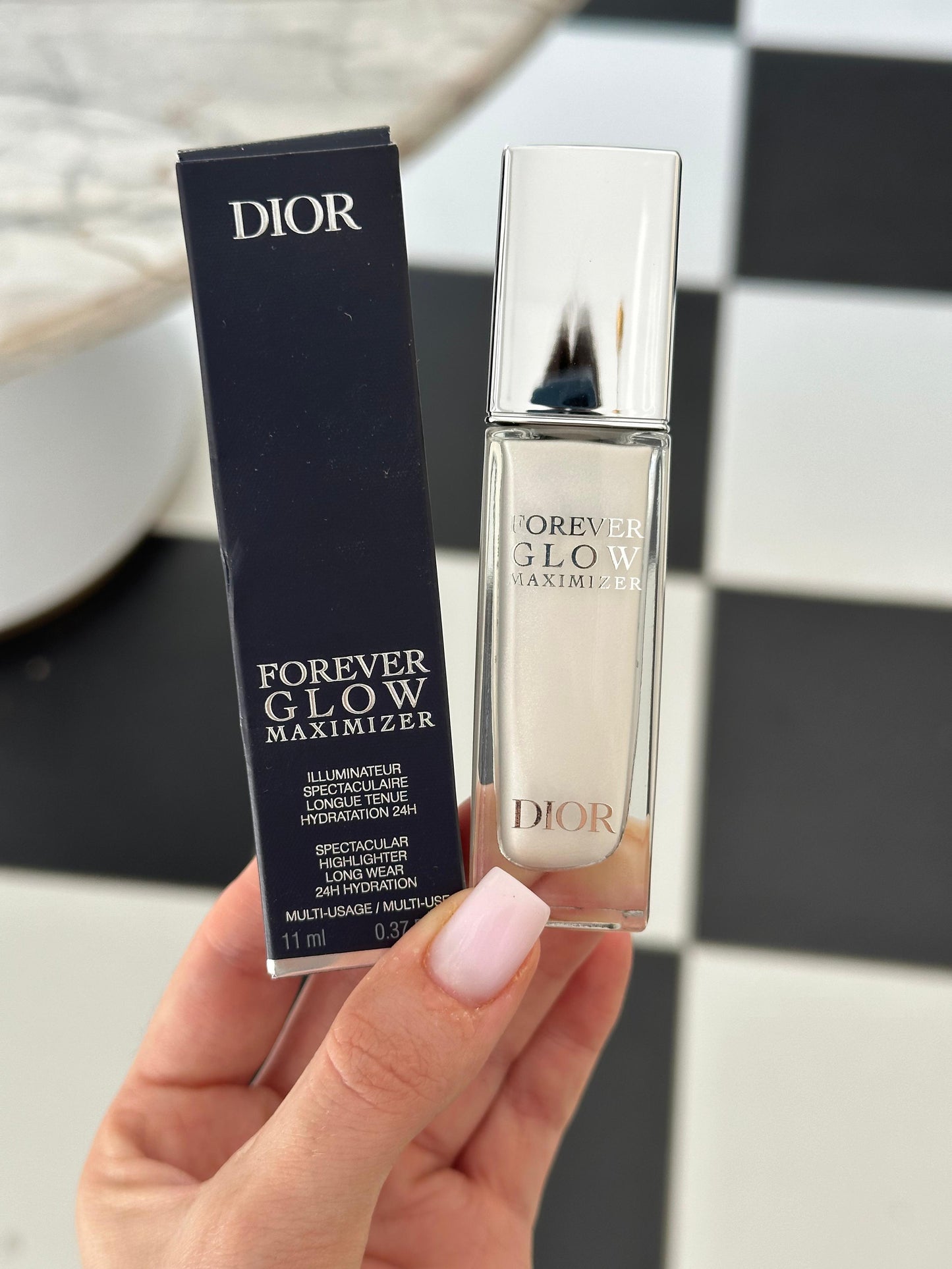 DIOR Forever Glow Maximizer
Liquid Highlighter - Long Wear - Intense Luminous And Multi-Use