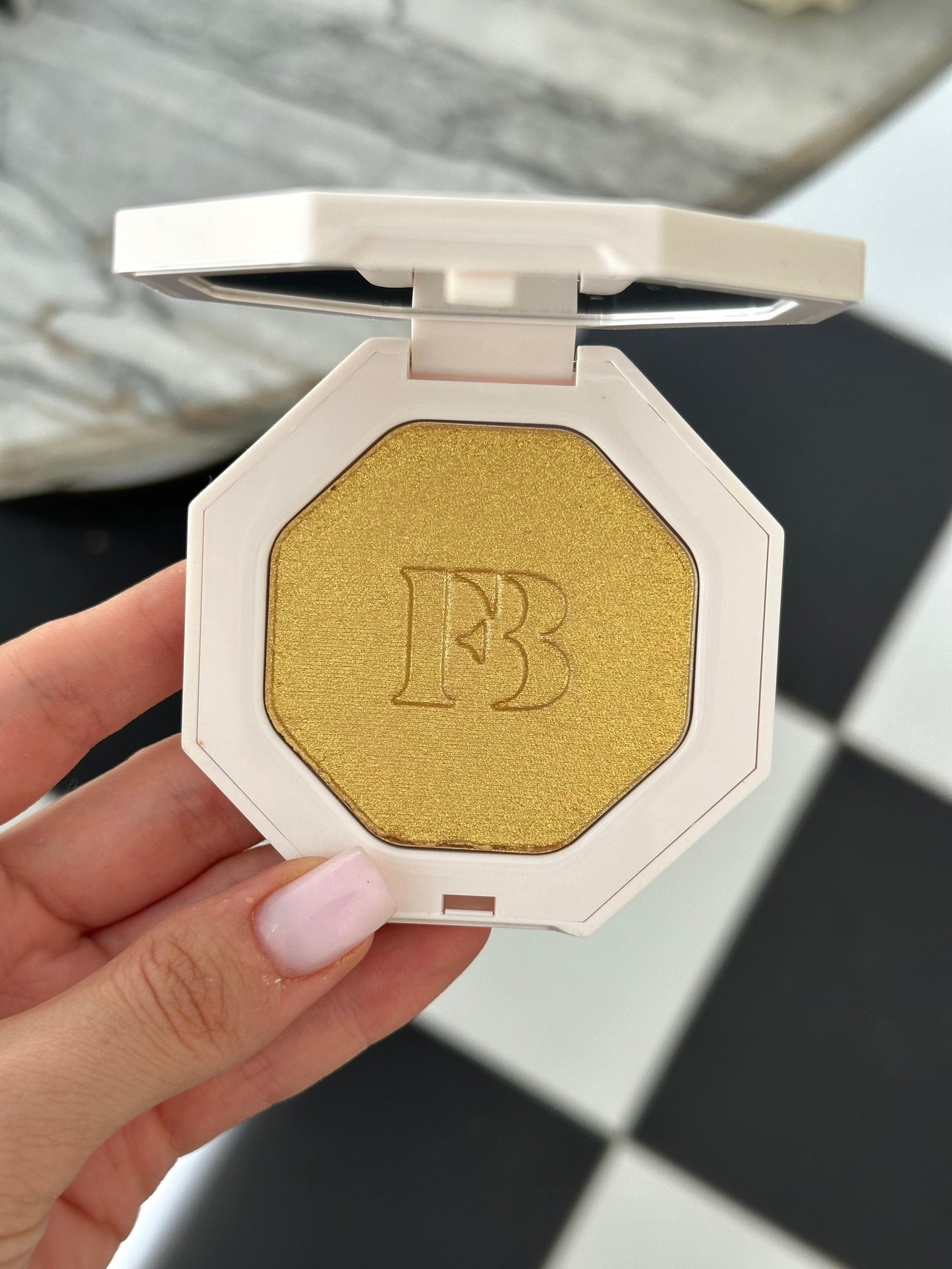 FENTY BEAUTY Killawatt Freestyle Highlighter - Trophy Wife