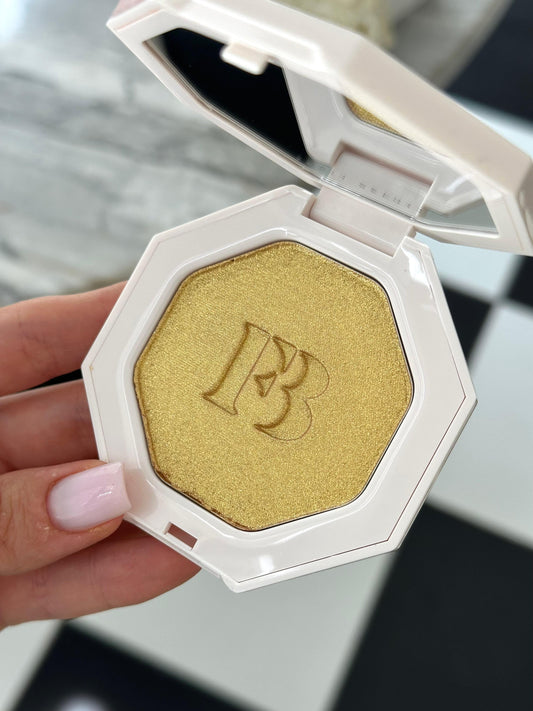 FENTY BEAUTY Killawatt Freestyle Highlighter - Trophy Wife
