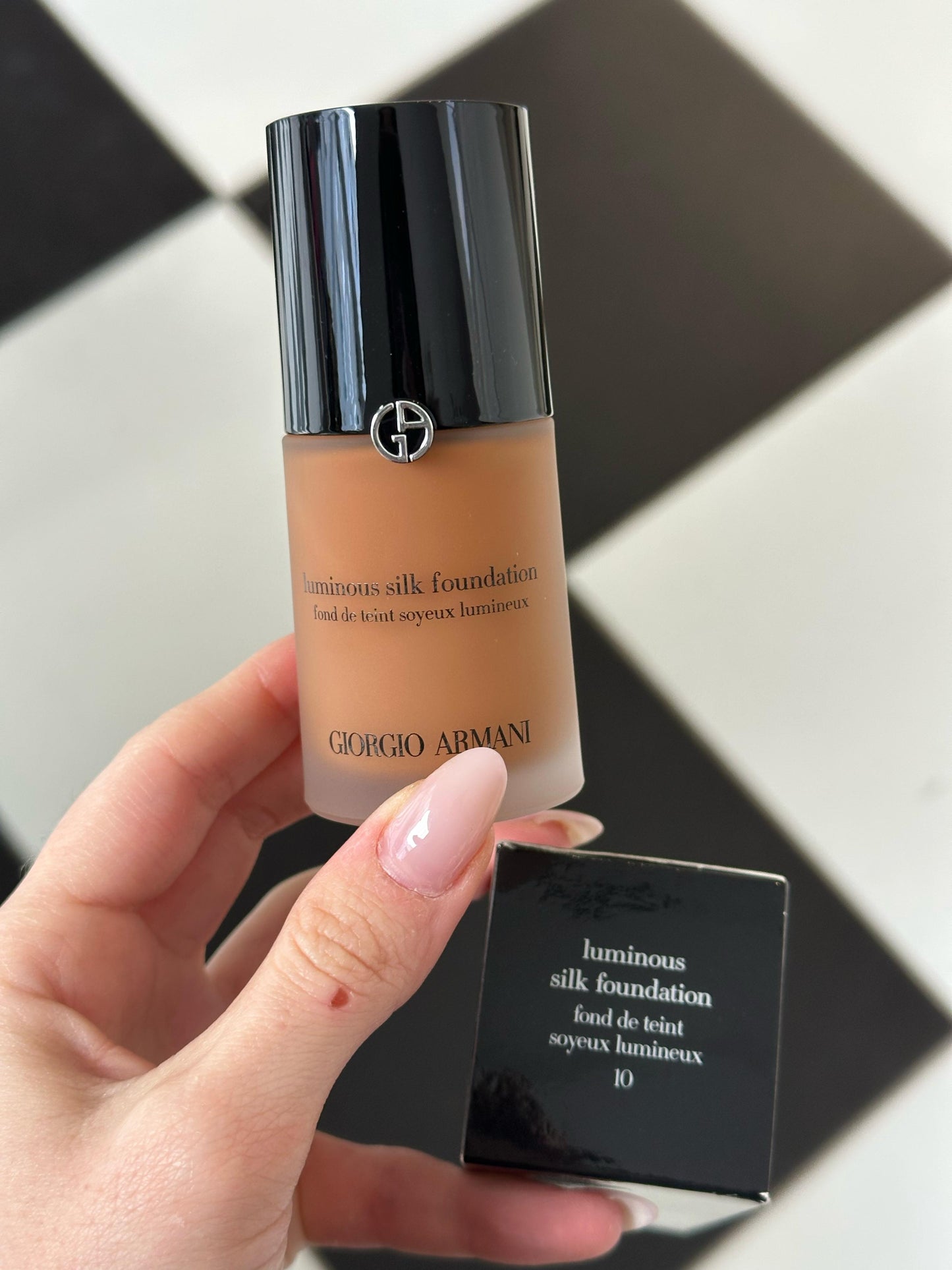 ARMANI Luminous Silk - Perfect Glow Flawless Foundation