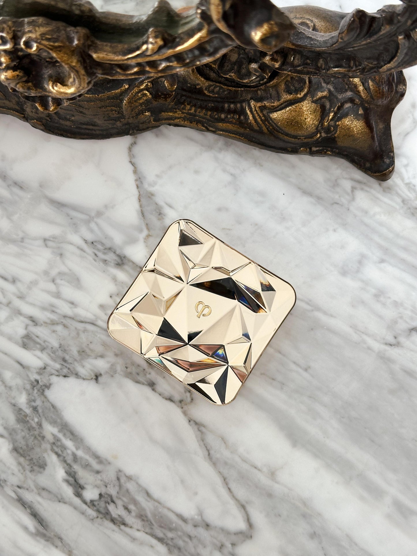 CLÉ DE PEAU BEAUTÉ Highlighter - The Luminizing Face Enhancer