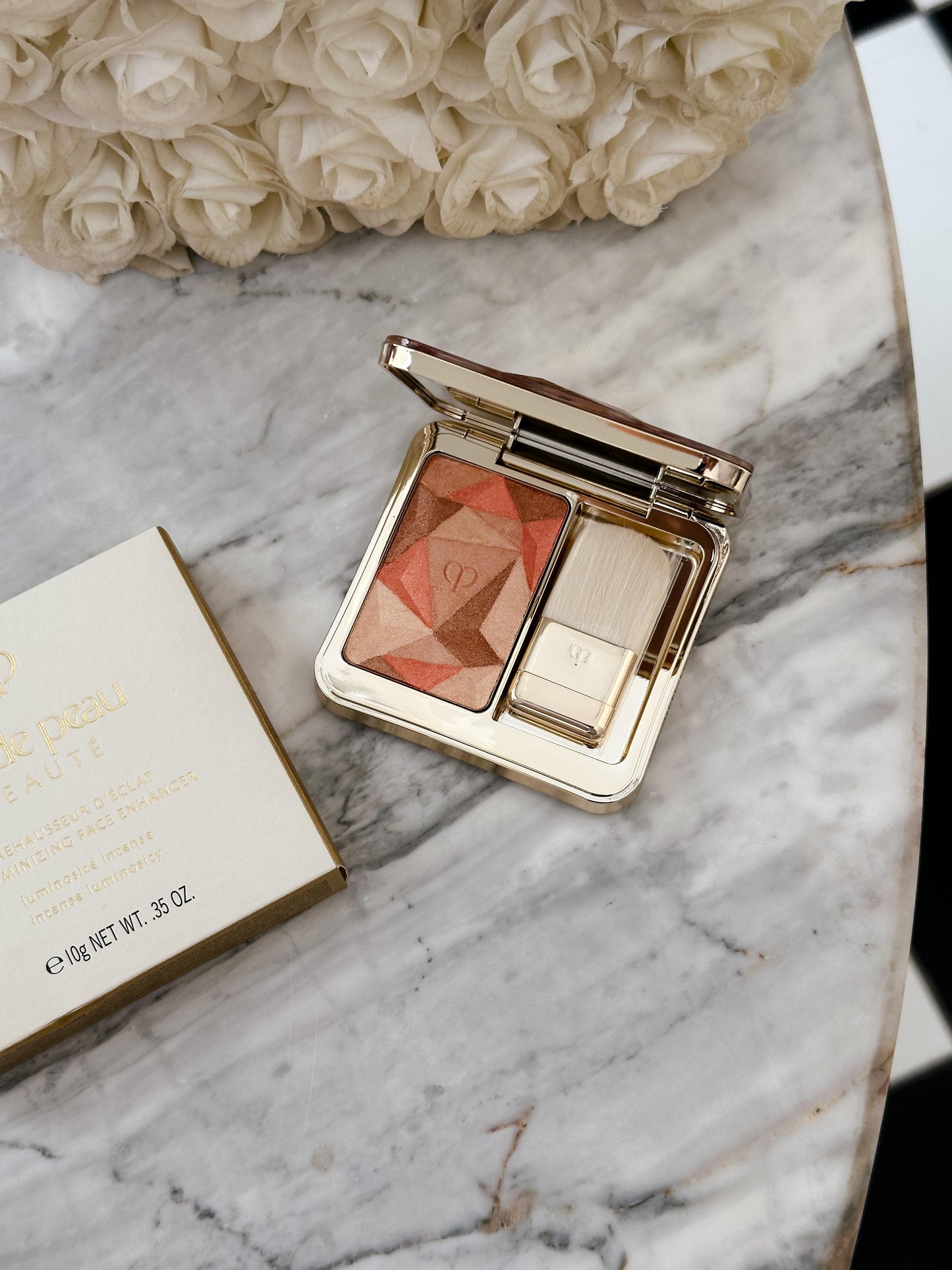 CLÉ DE PEAU BEAUTÉ Highlighter - The Luminizing Face Enhancer