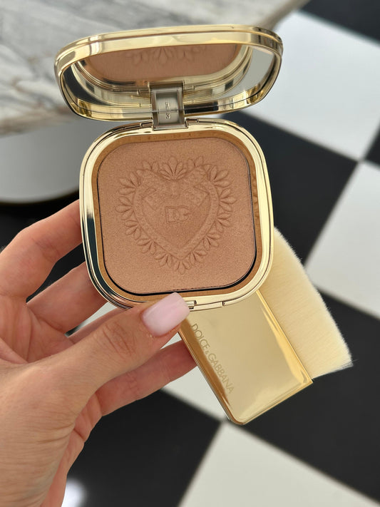 DOLCE & GABBANA
Devotion Illuminating Face Powder