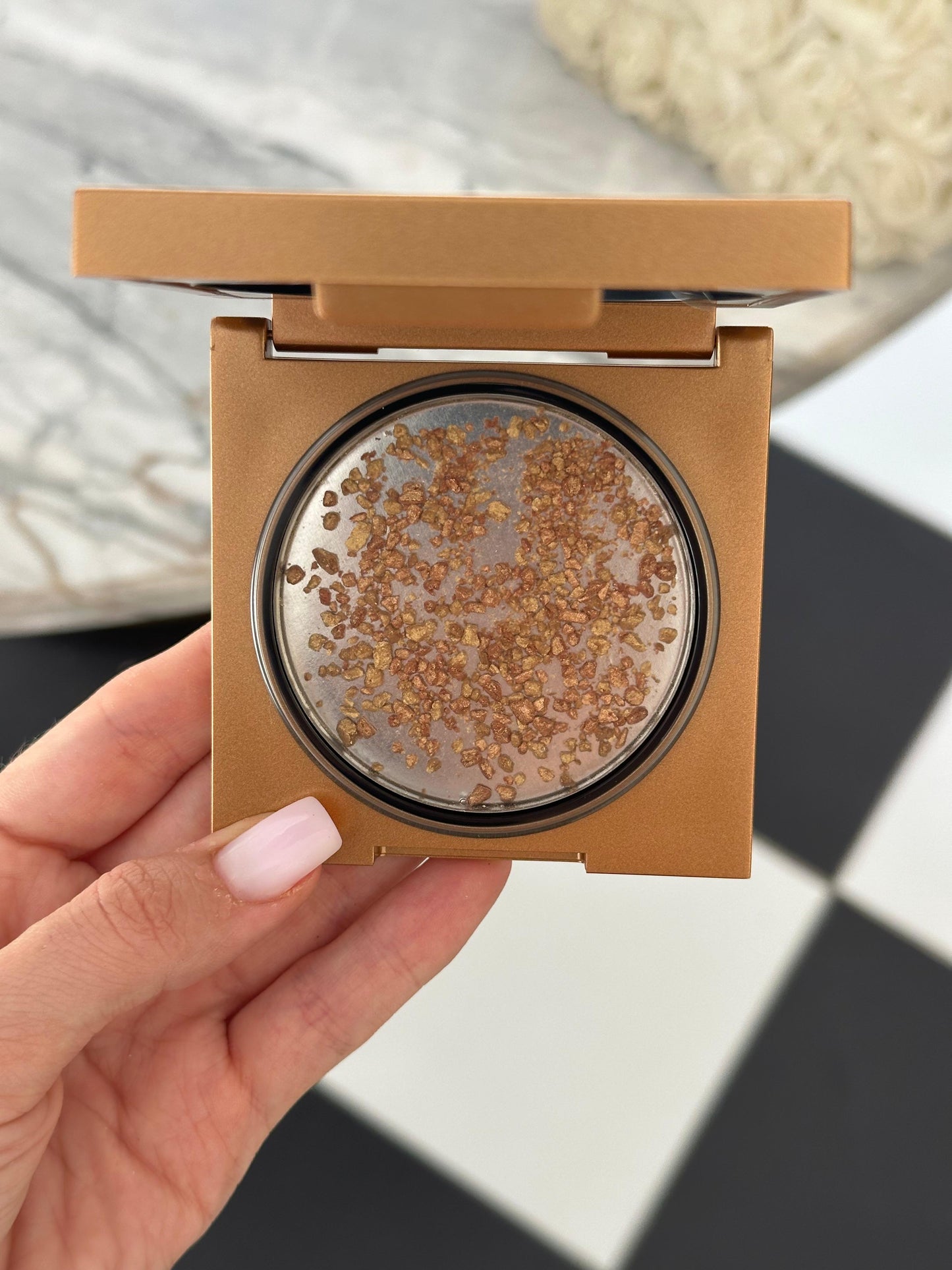 HUDA BEAUTY Empowered Face Gloss Highlighting Dew - Glow Energy