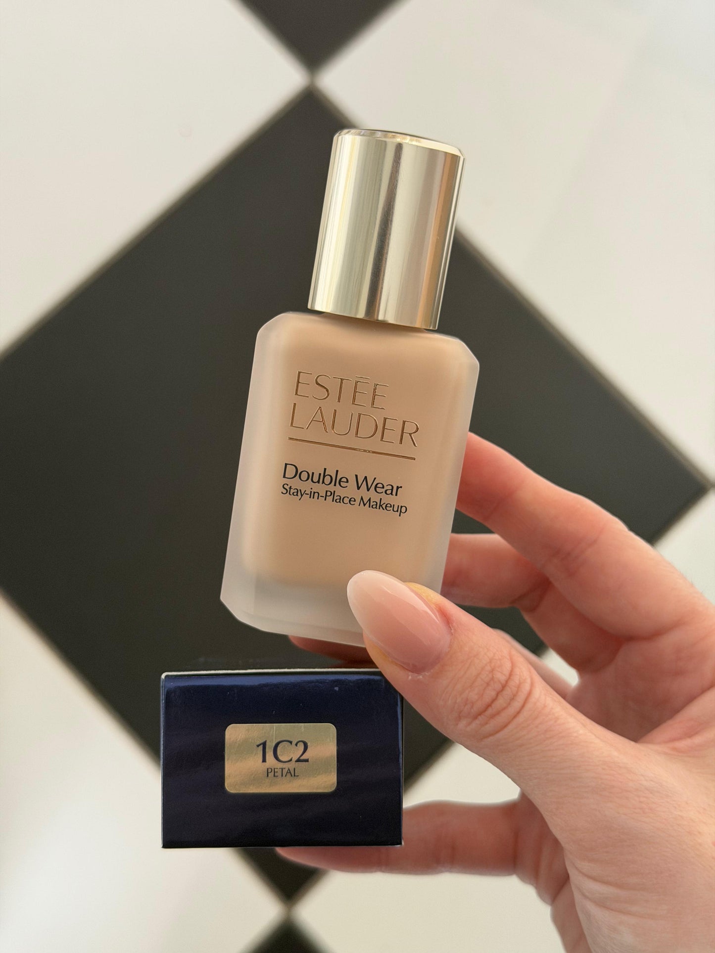 ESTÉE LAUDER Double Wear (New)
Stay-in-Place Longwear Matte Foundation