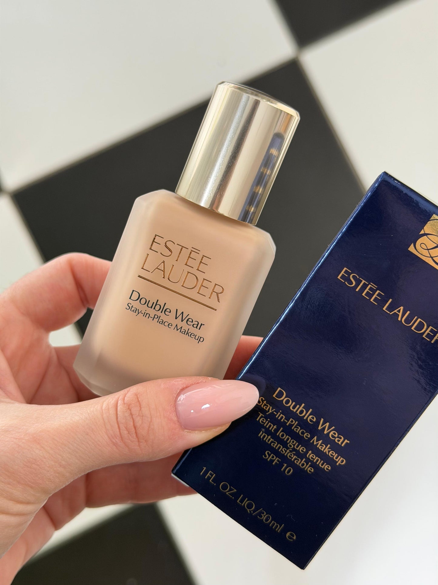 ESTÉE LAUDER Double Wear (New)
Stay-in-Place Longwear Matte Foundation