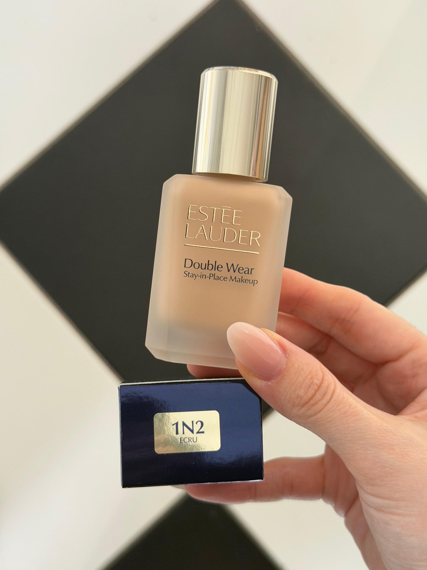 ESTÉE LAUDER Double Wear (New)
Stay-in-Place Longwear Matte Foundation