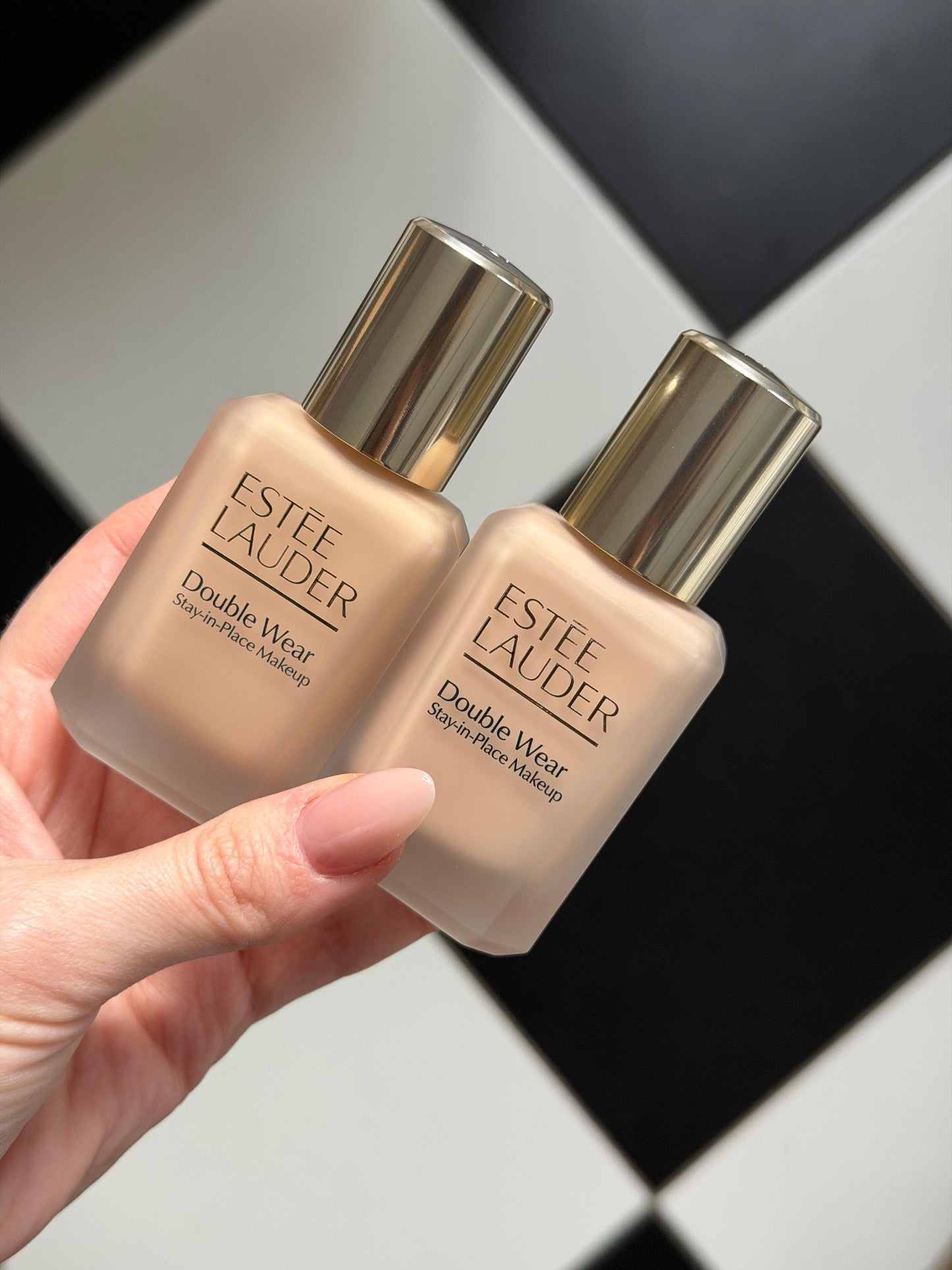 ESTÉE LAUDER Double Wear (New)
Stay-in-Place Longwear Matte Foundation