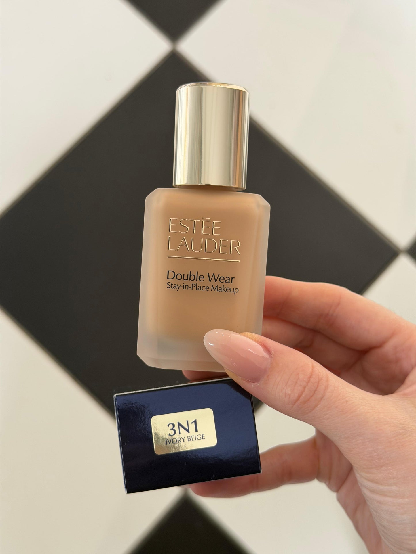 ESTÉE LAUDER Double Wear (New)
Stay-in-Place Longwear Matte Foundation