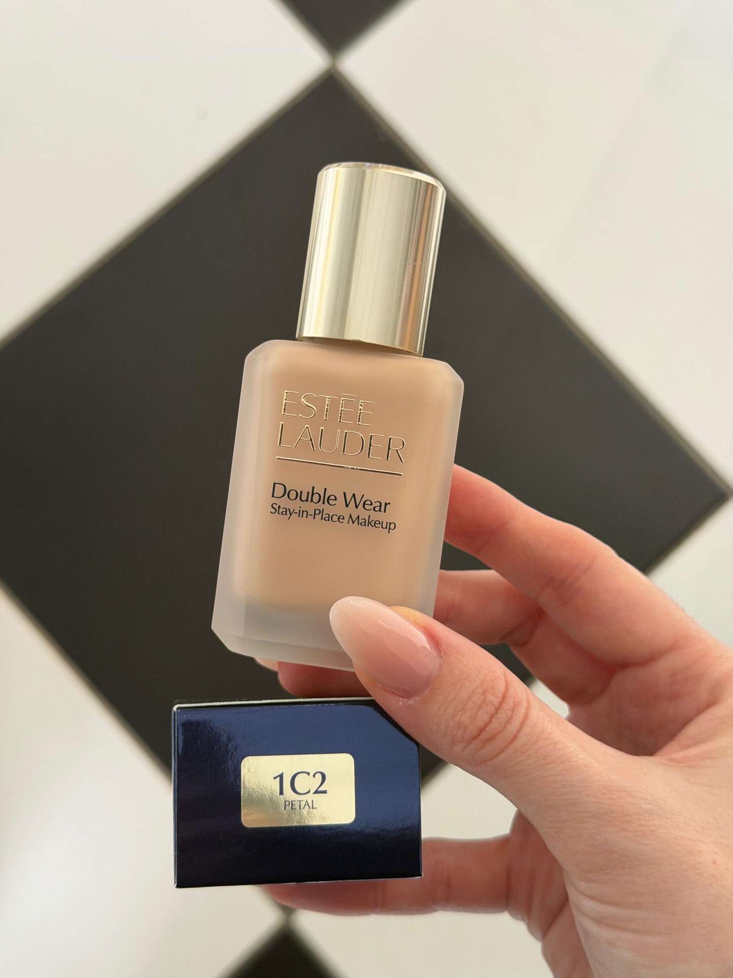 ESTÉE LAUDER Double Wear (New)
Stay-in-Place Longwear Matte Foundation
