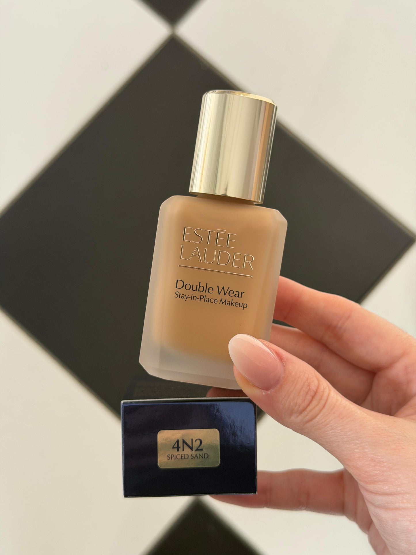 ESTÉE LAUDER Double Wear (New)
Stay-in-Place Longwear Matte Foundation