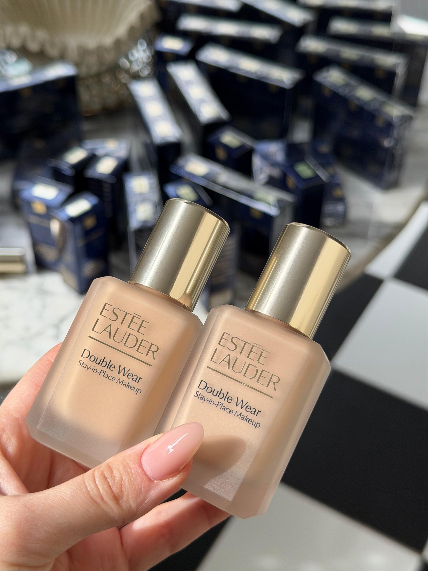 ESTÉE LAUDER Double Wear (New)
Stay-in-Place Longwear Matte Foundation