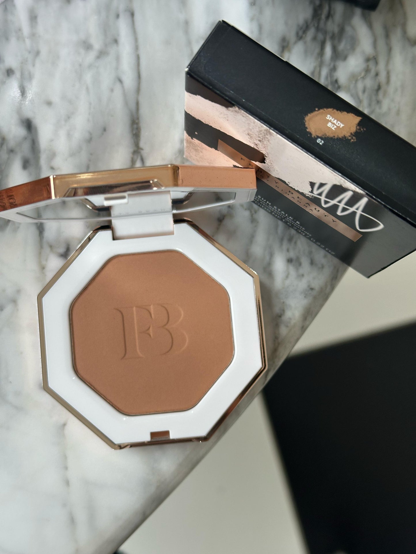 FENTY BEAUTY Sun Stalk'r Instant Warmth Bronzer (02)