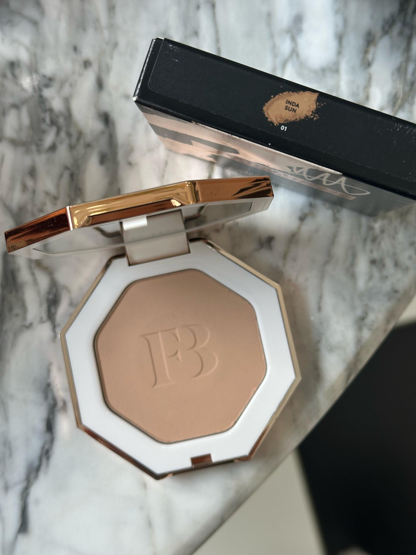 FENTY BEAUTY Sun Stalk'r Instant Warmth Bronzer (01)