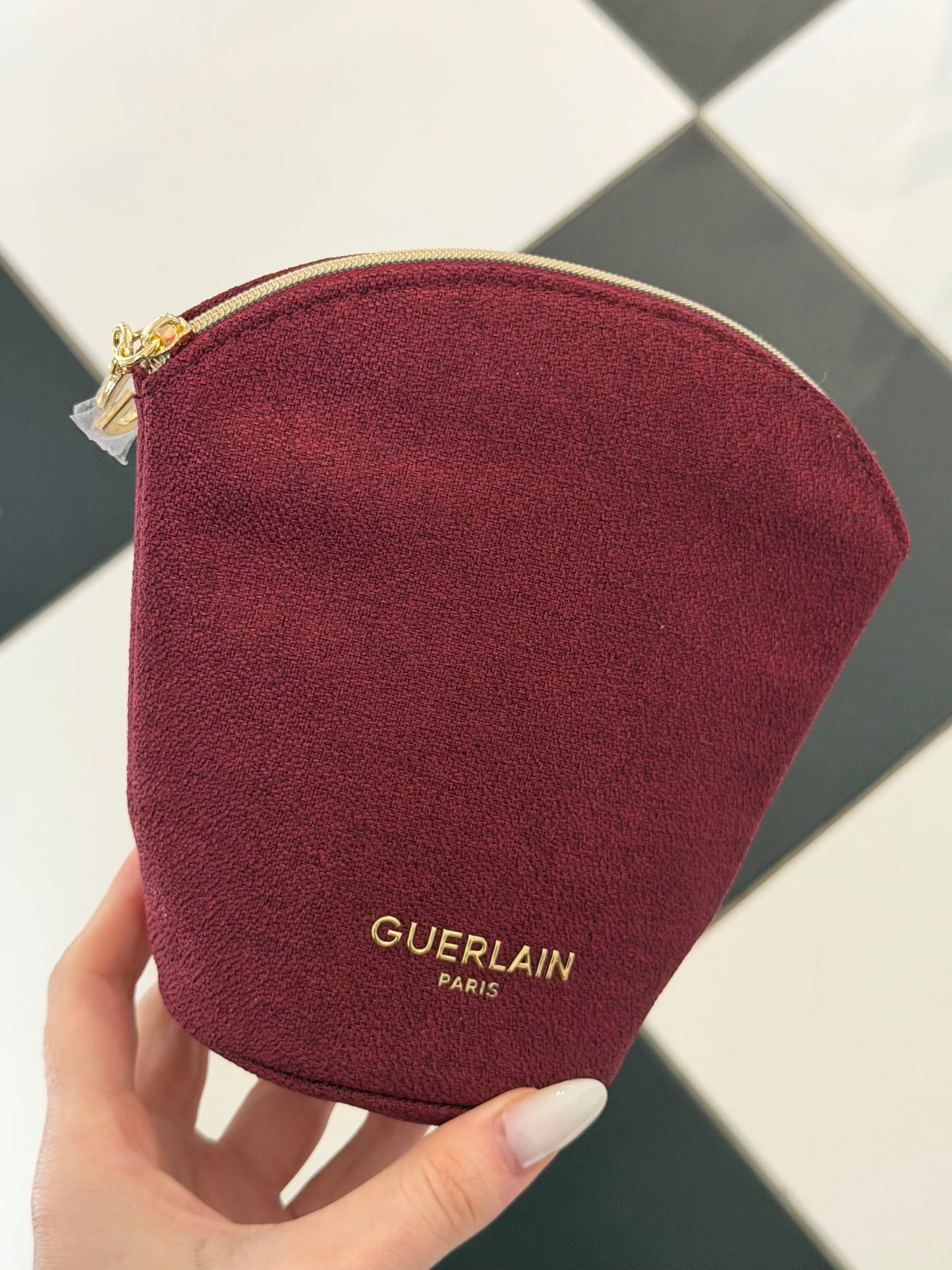 GUERLAIN
Beauty Pouch Gift