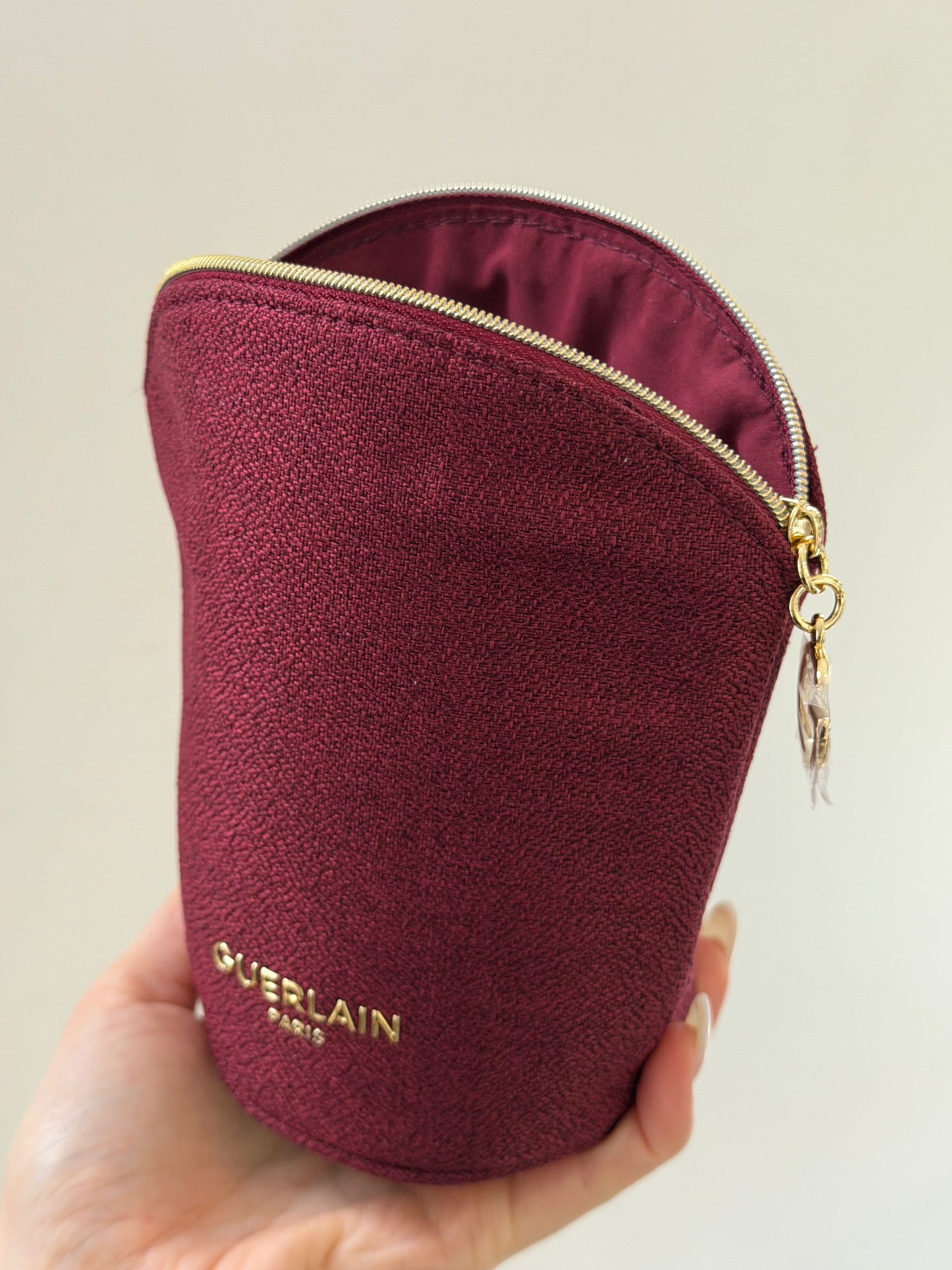 GUERLAIN
Beauty Pouch Gift
