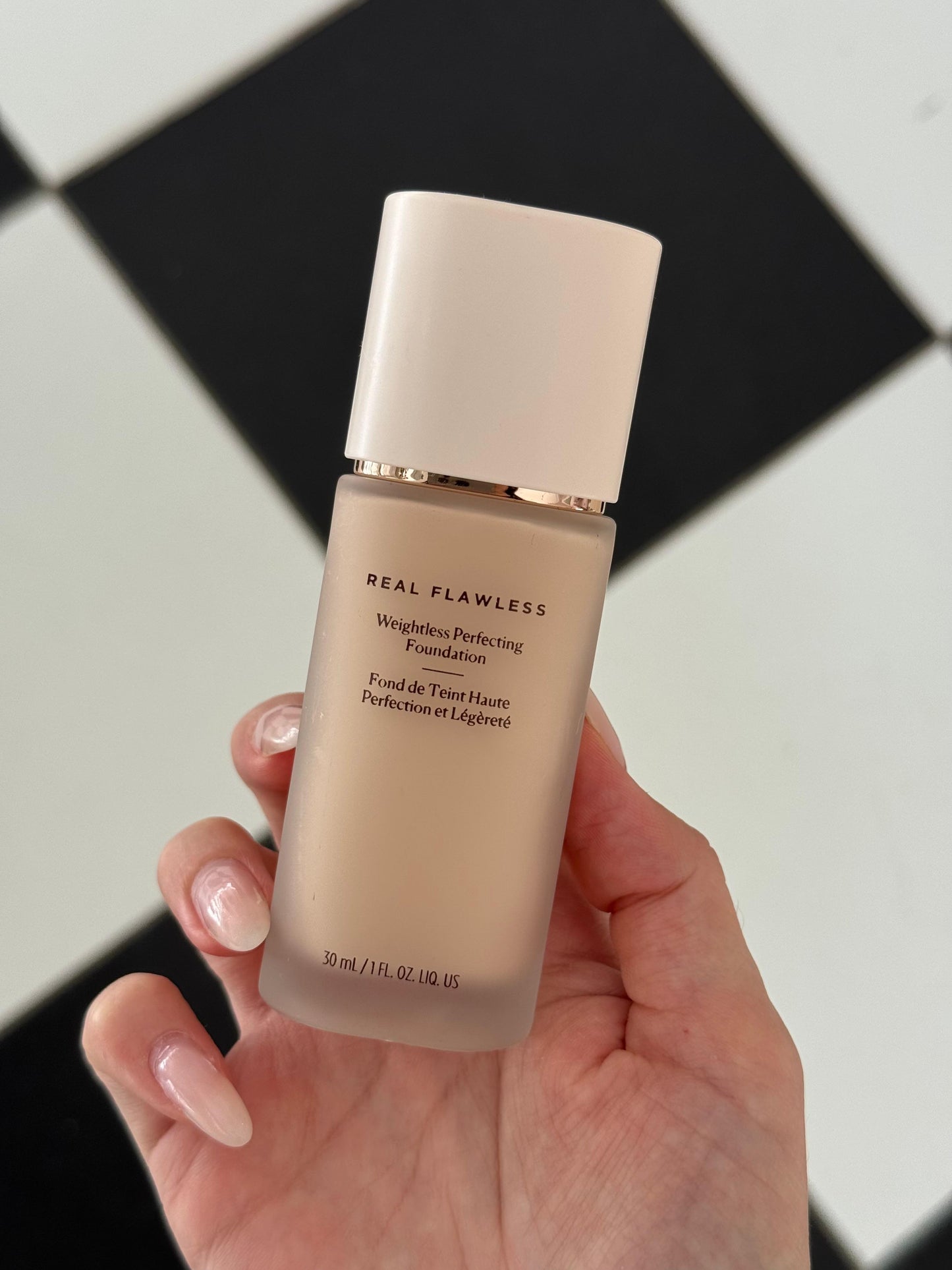 LAURA MERCIER Real Flawless Weightless Perfecting Foundation