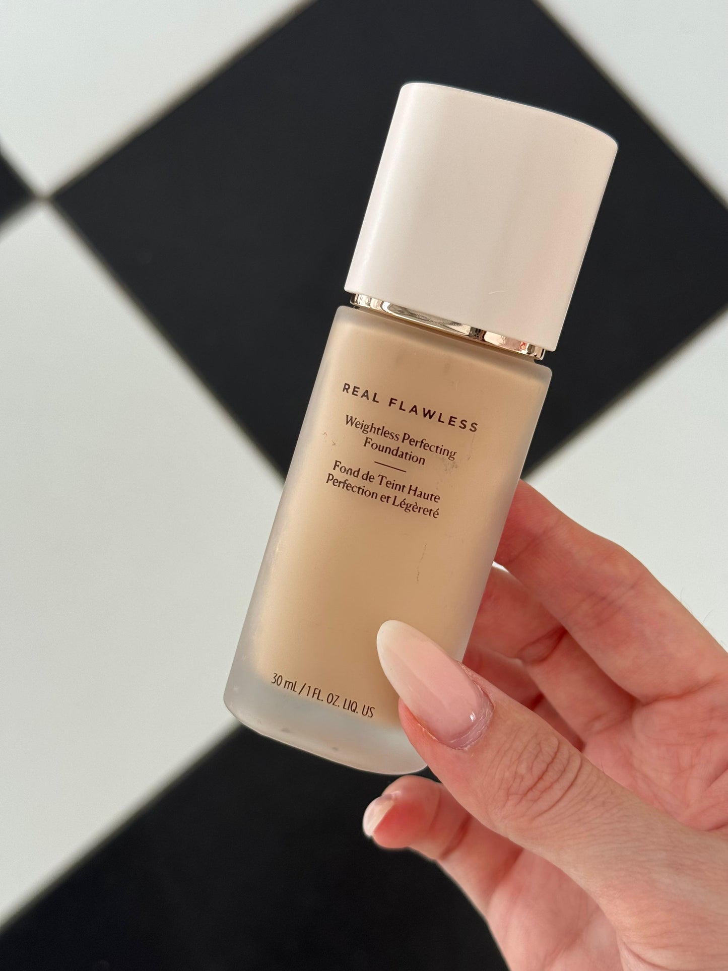 LAURA MERCIER Real Flawless Weightless Perfecting Foundation