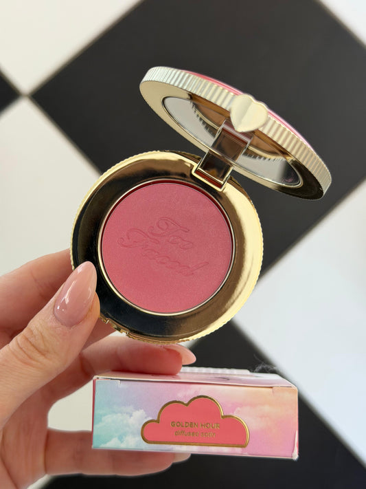 TOO FACED Cloud Crush Blush - Golden Hour
Velvety Second-Skin Powder Formula