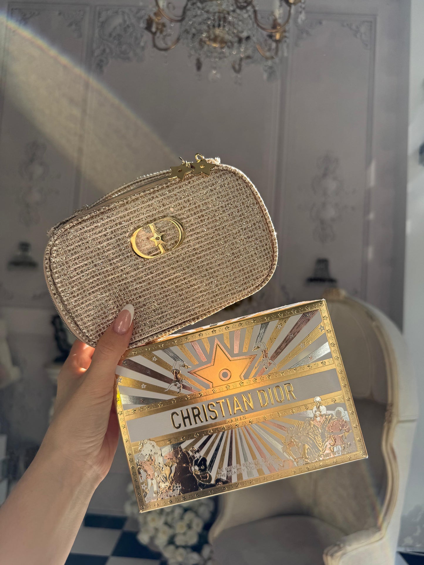 DIOR
Beauty Gold Pouch Gift