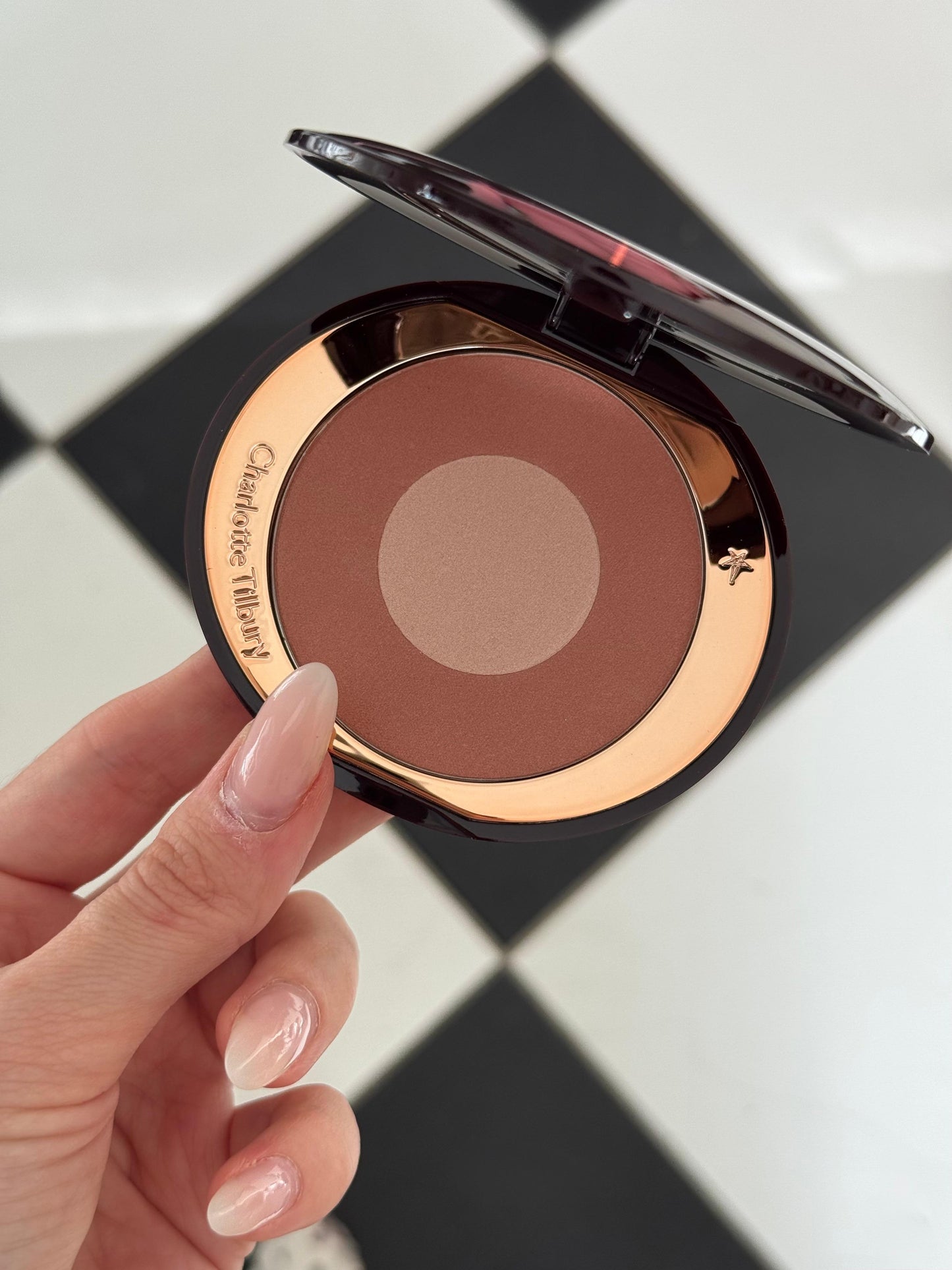 CHARLOTTE TILBURY Cheek To Chic - Swish & Glow Blusher Pillow Talk